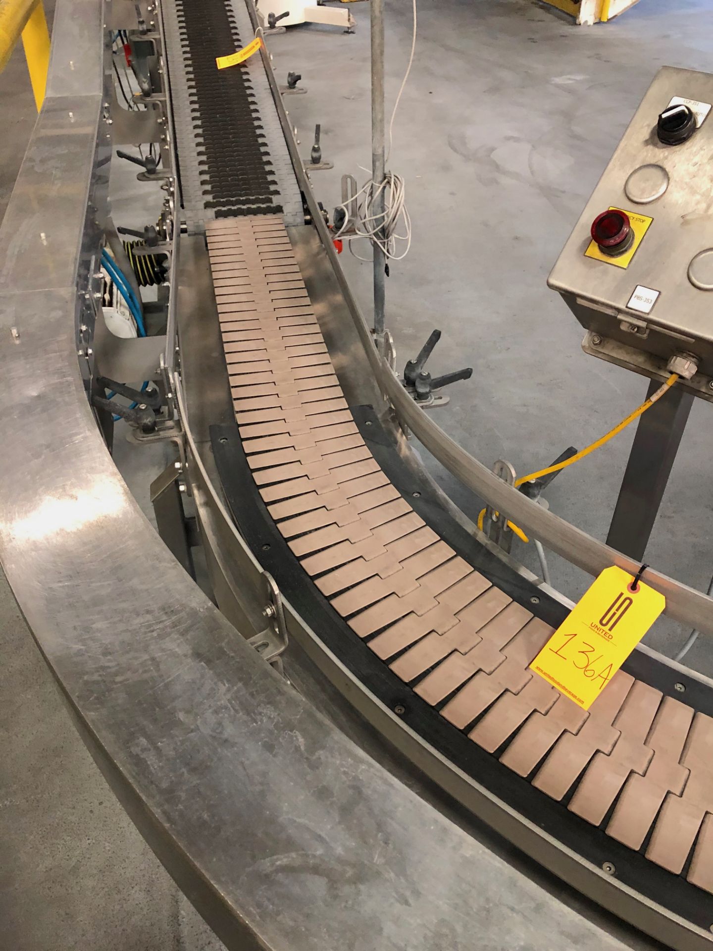 Alliance 90 degree curve with 7.5 inch conveyor - Image 3 of 5