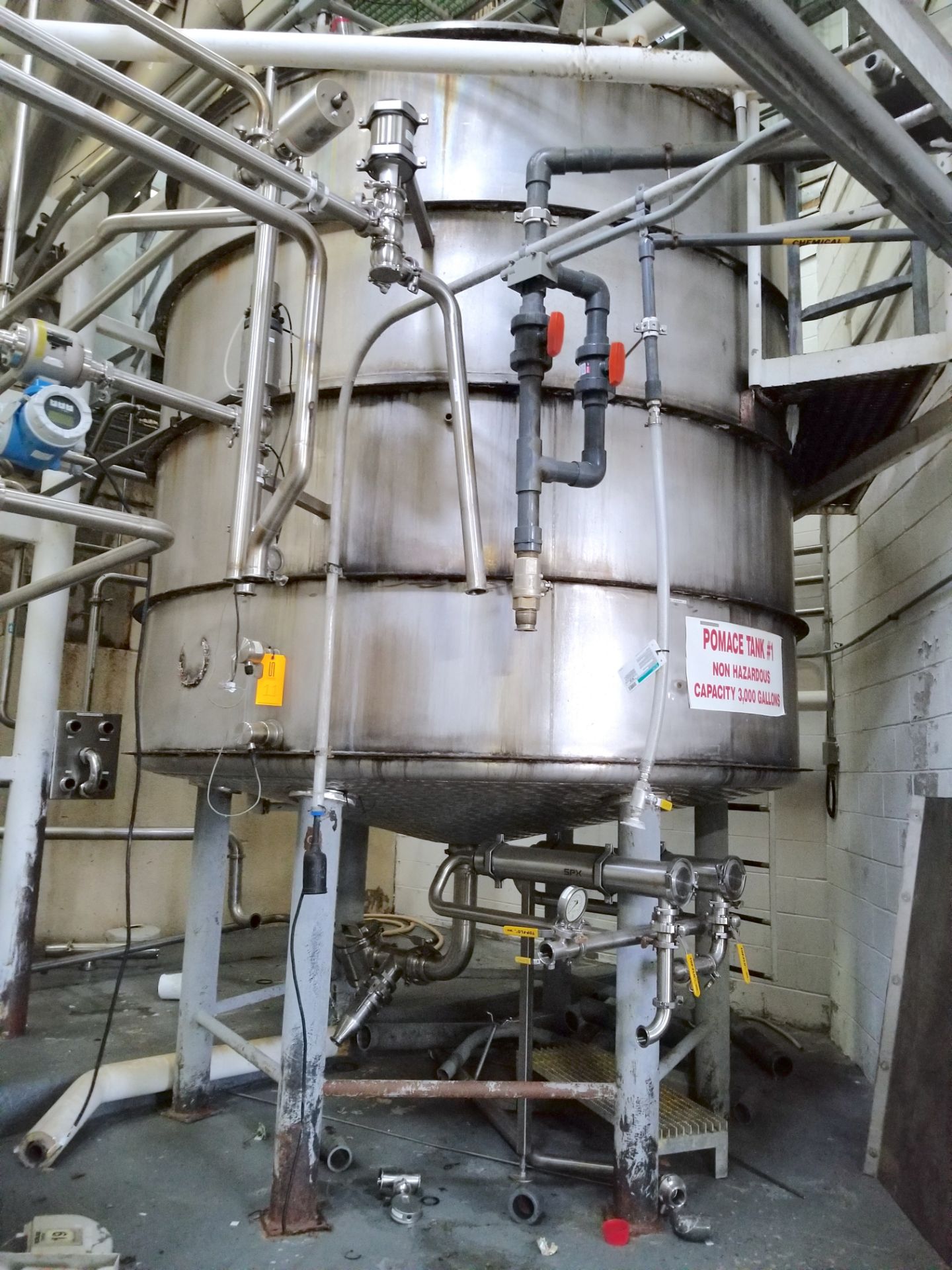 3000 Gallon Vertical Mixing Tank