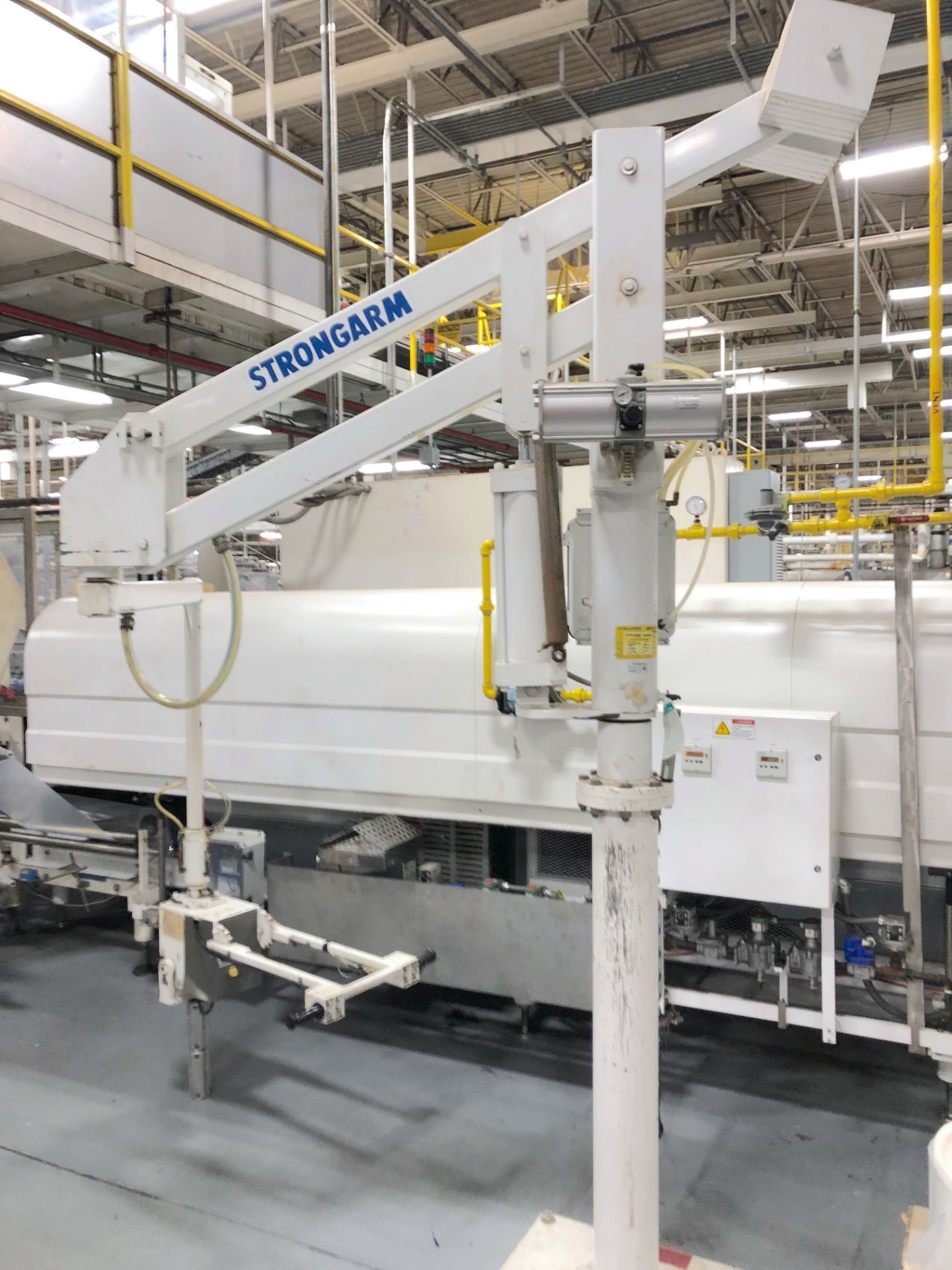 J&J Strong Arm Jib Crane for Douglas Wrapper Shrink Film Rolls