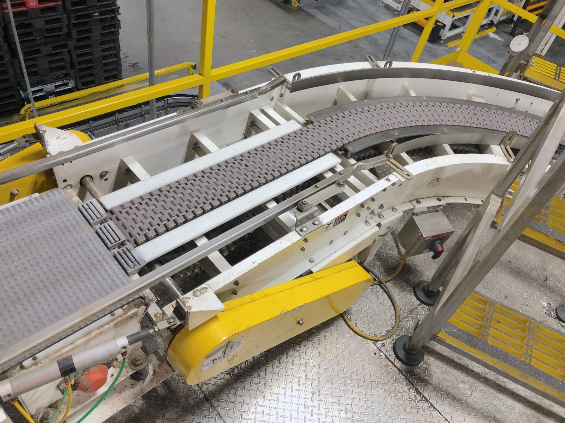 Full Case Conveyor from Lane Diverter to Palletizer - Image 4 of 12