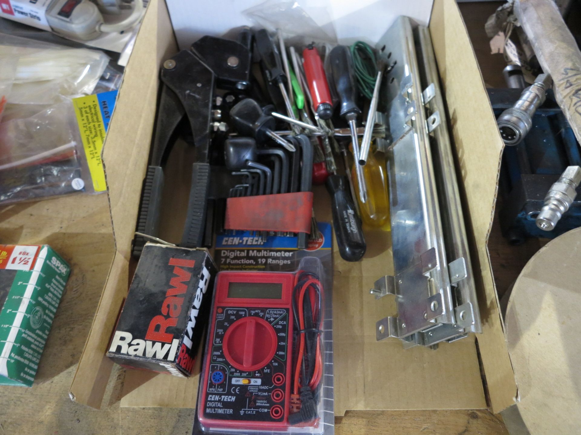 LOT - MISC HAND TOOLS, DIGITAL MULTIMETER - Image 3 of 3