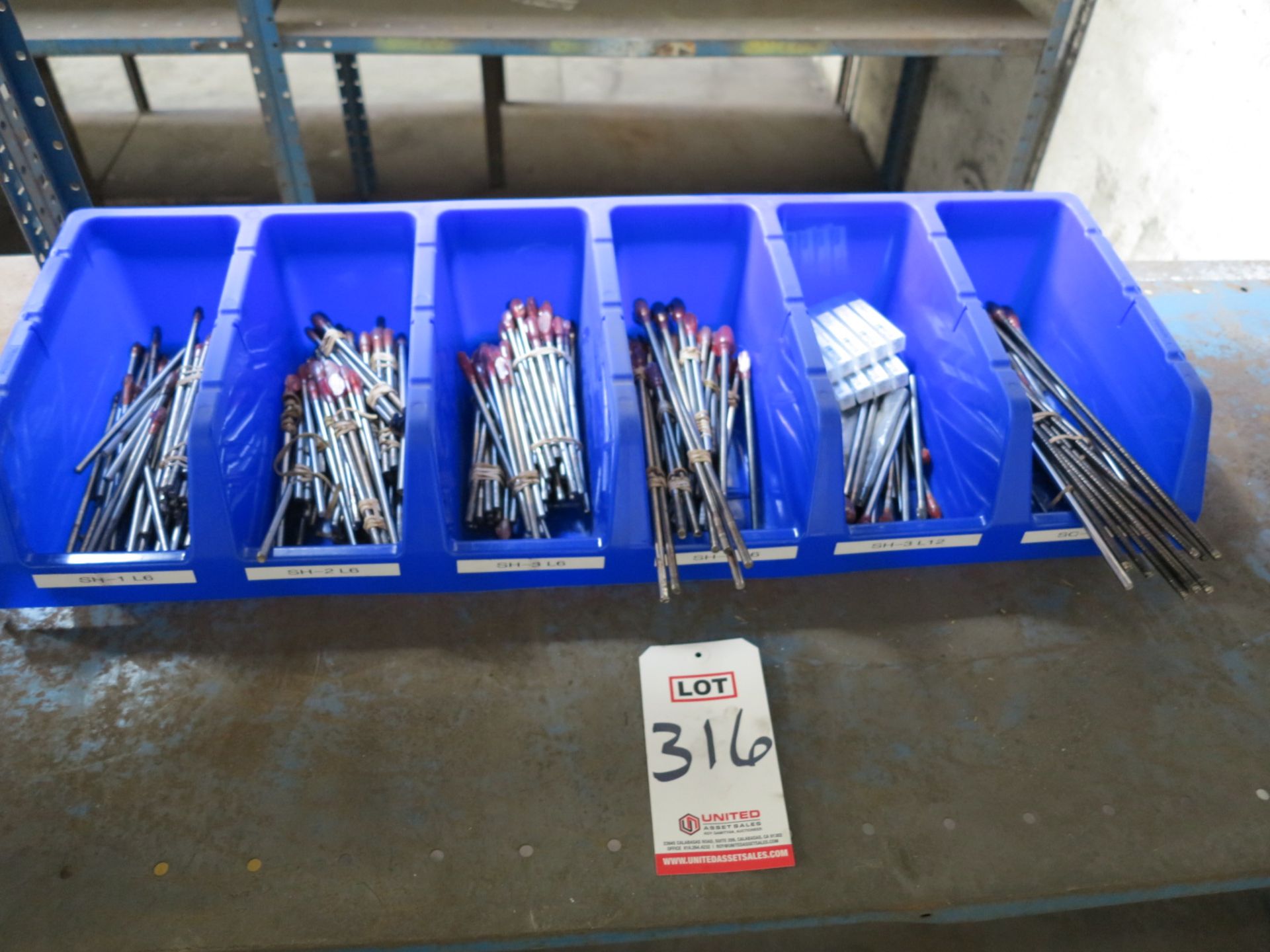 LOT - LARGE SELECTION OF CARBIDE BURRS