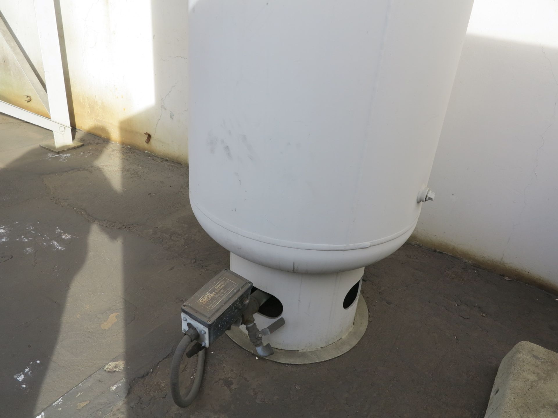 AIR RECEIVING TANK, 32" DIA X 7' - Image 3 of 3