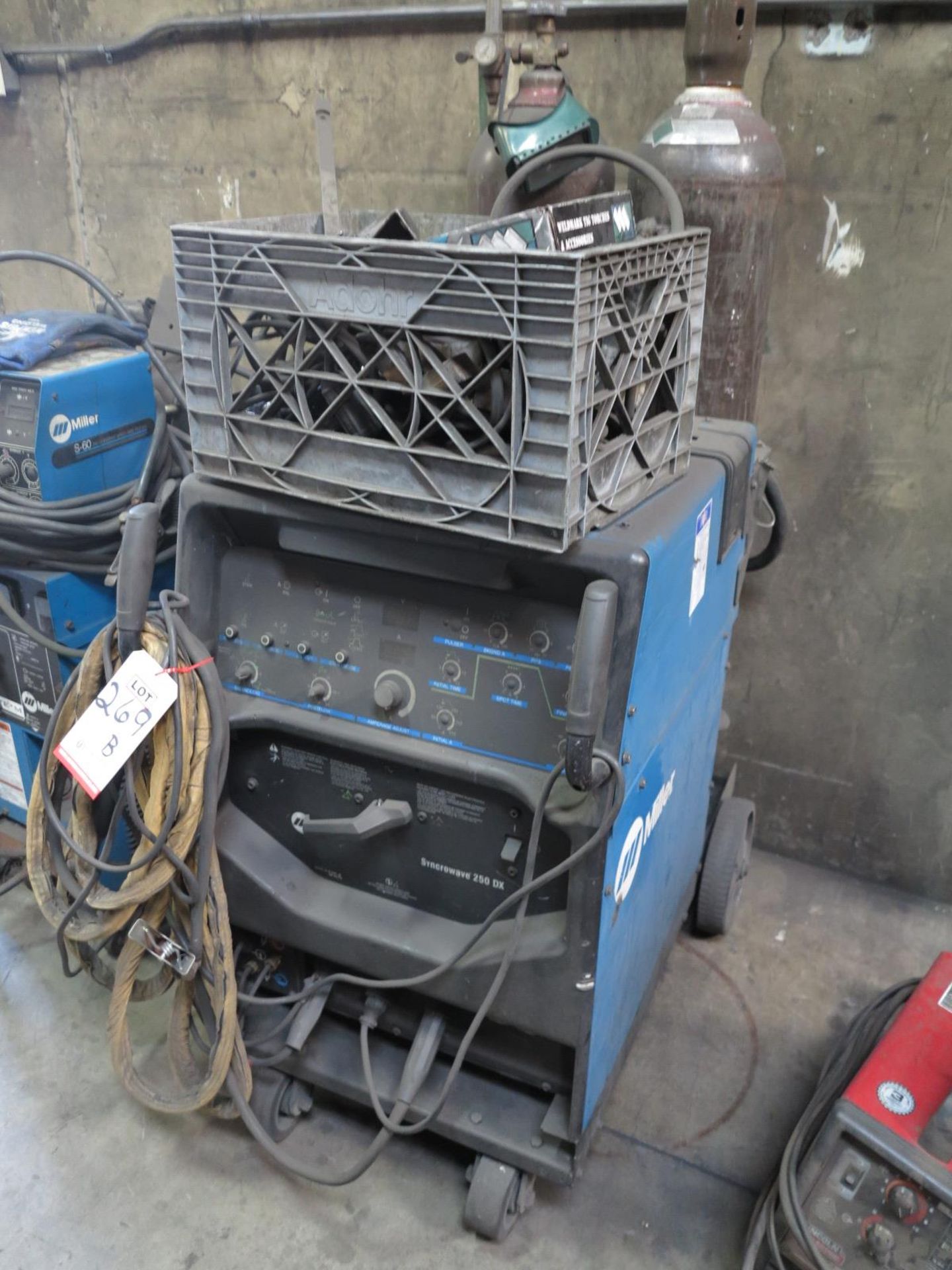 MILLER SYNCROWAVE 250DX WELDER, STOCK NO. 907194-02-1, S/N LE433764, TANKS NOT INCLUDED