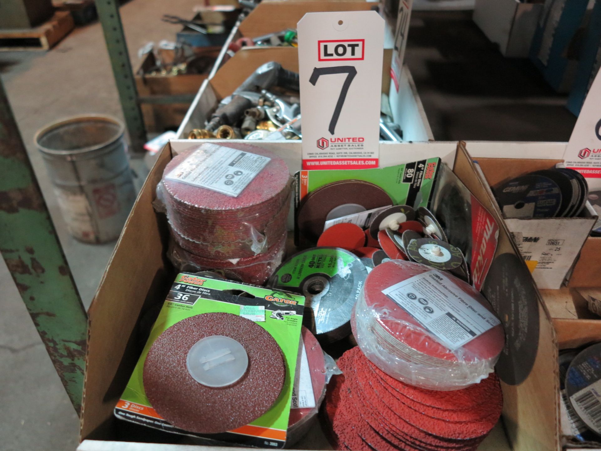 LOT - 4-1/2" COATED ABRASIVE FIBRE DISCS AND OTHER MISC ABRASIVE DISCS