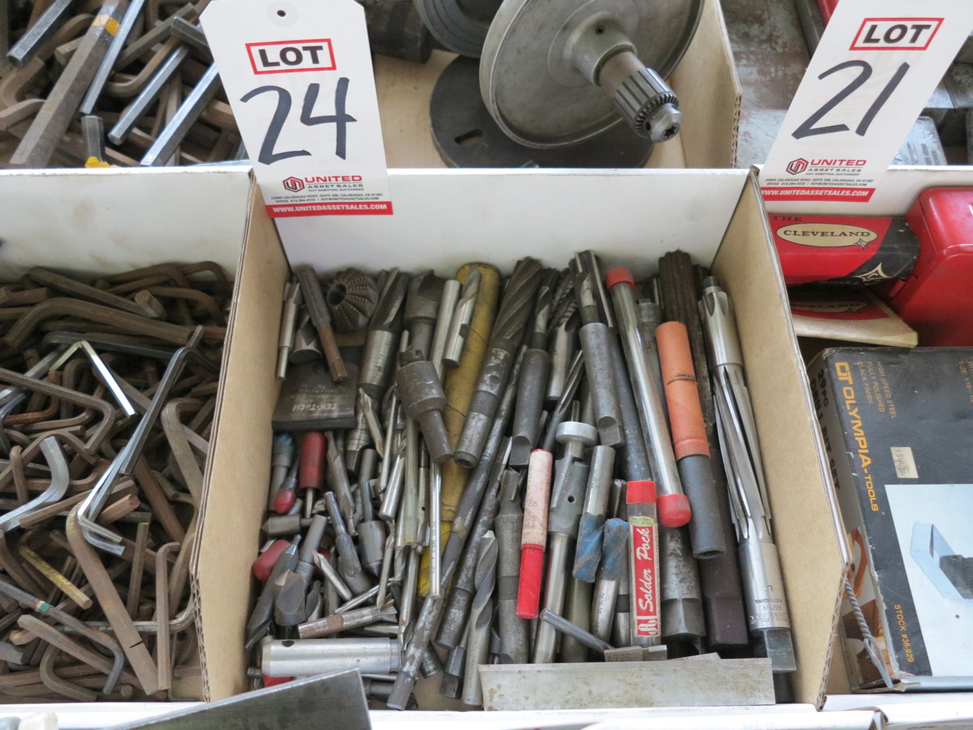 LOT - MILL/LATHE CUTTERS