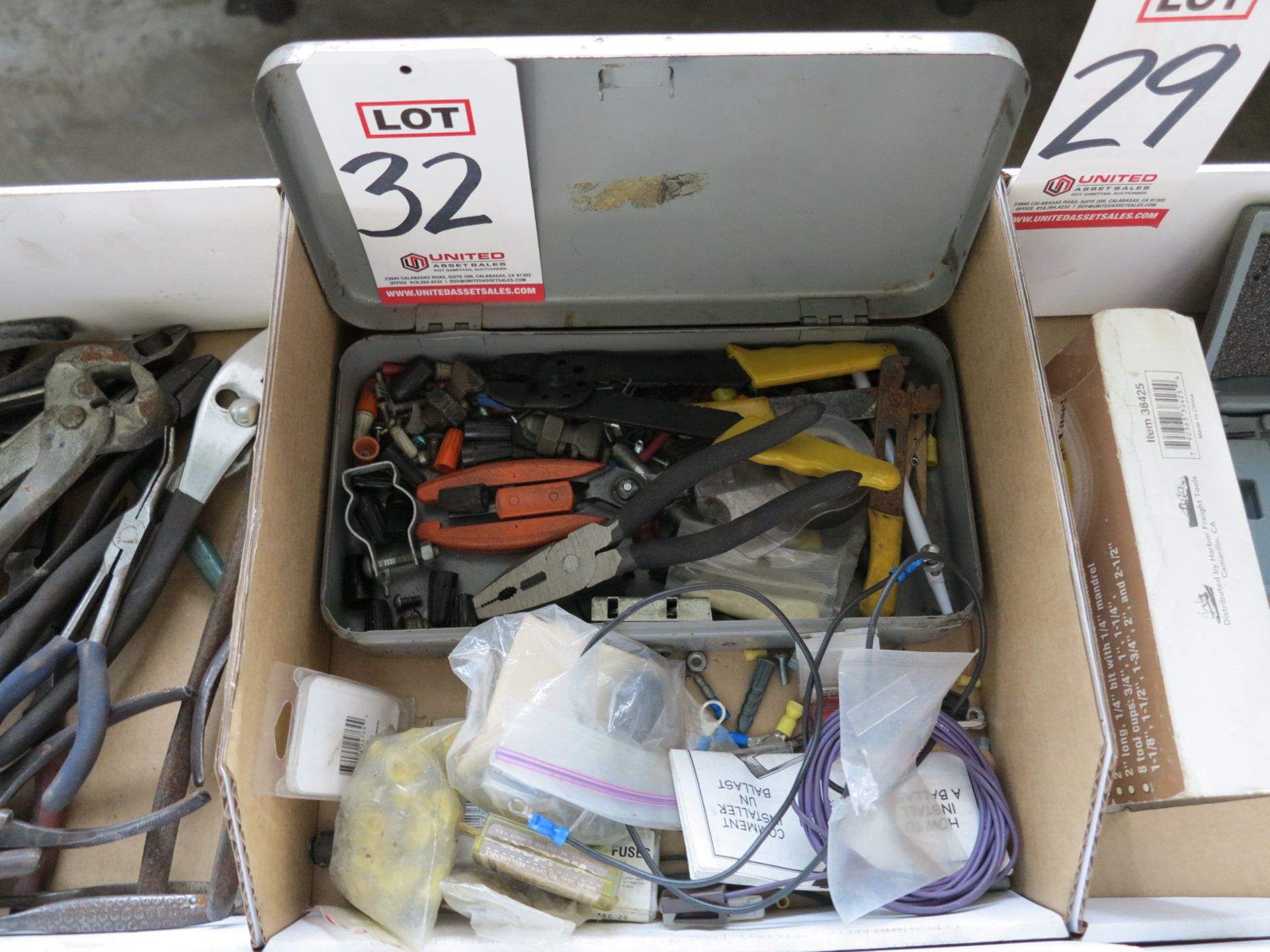 LOT - ELECTRICAL MAINTENANCE TOOLS