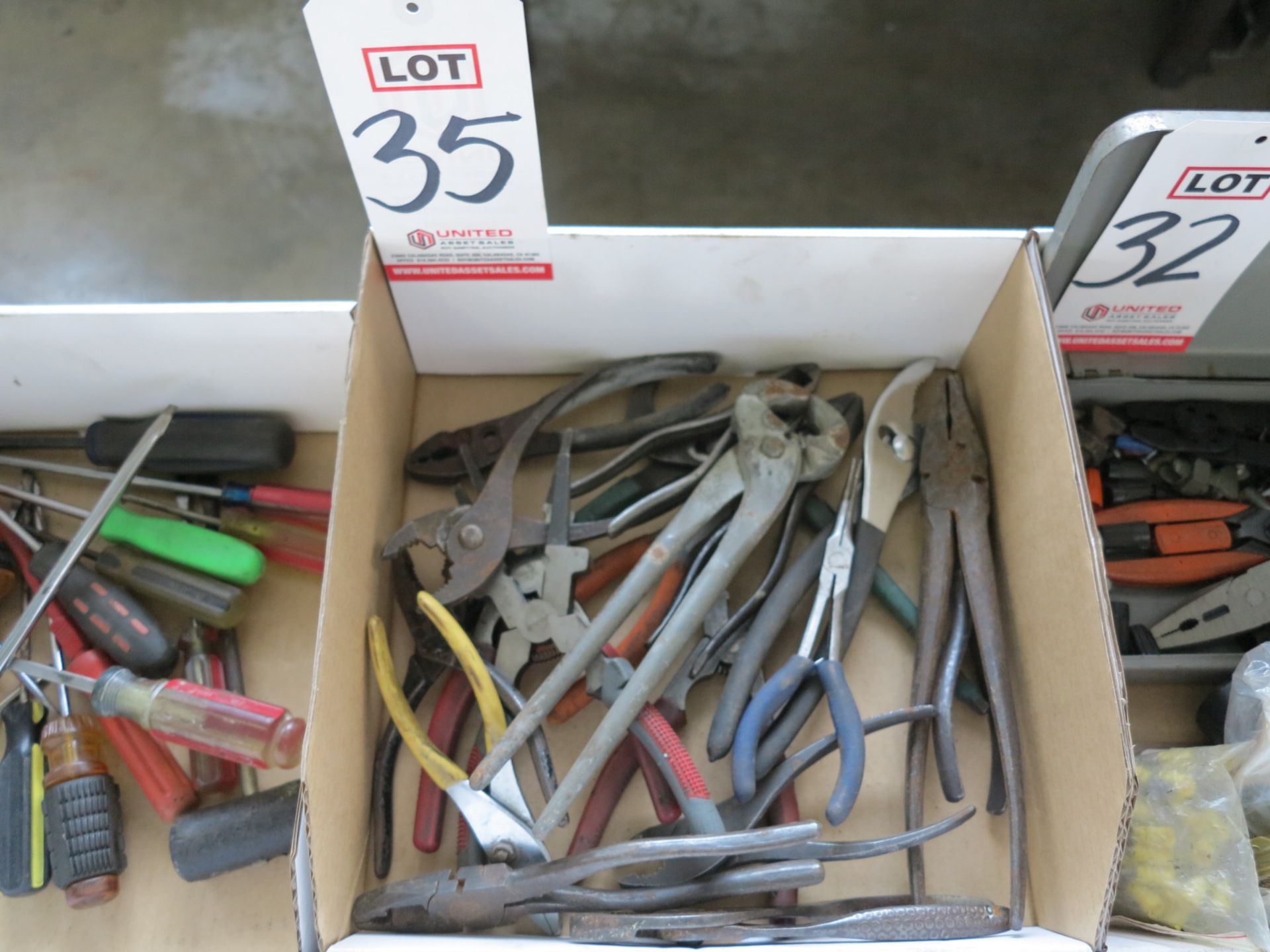 LOT - PLIERS, NEEDLE NOSE AND CHANNELOCKS