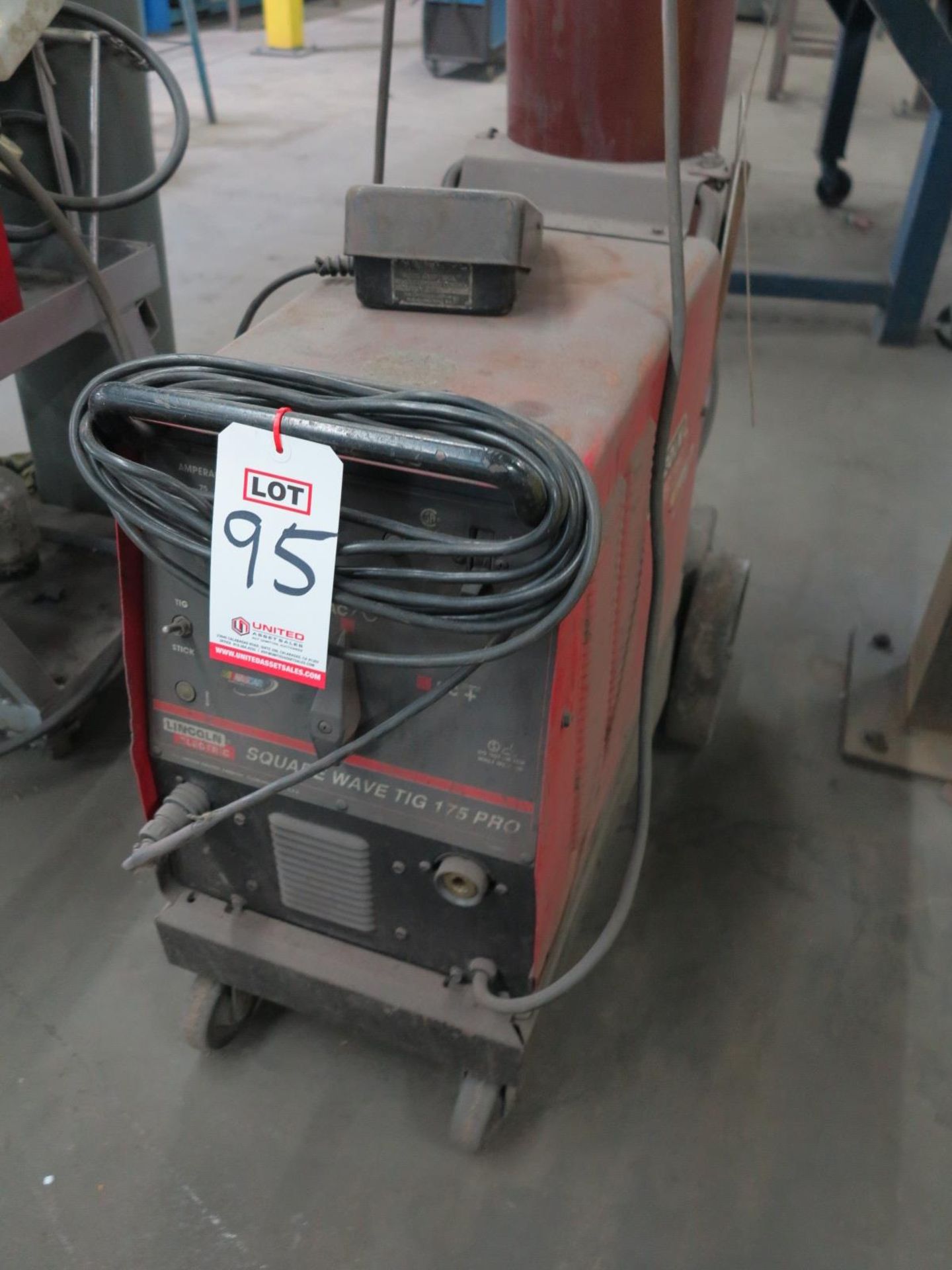 LINCOLN SQUARE WAVE TIG 175 PRO WELDER, S/N 10732_U1001121354, TANK NOT INCLUDED
