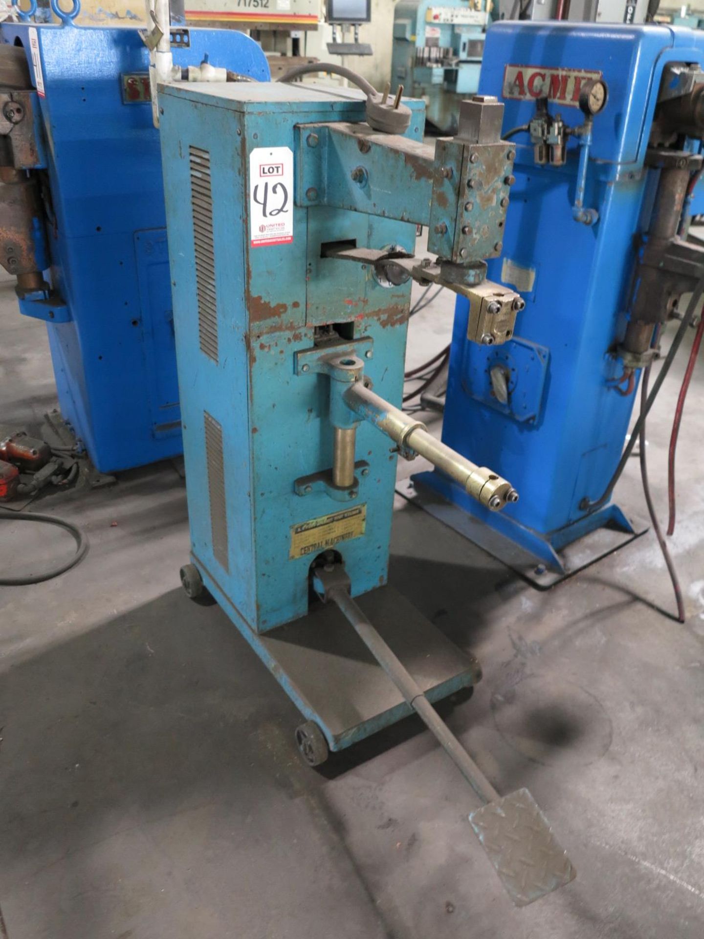 CENTRAL MACHINERY SPOT WELDER, 25 KVA X 16", DATA PLATE UNREADABLE