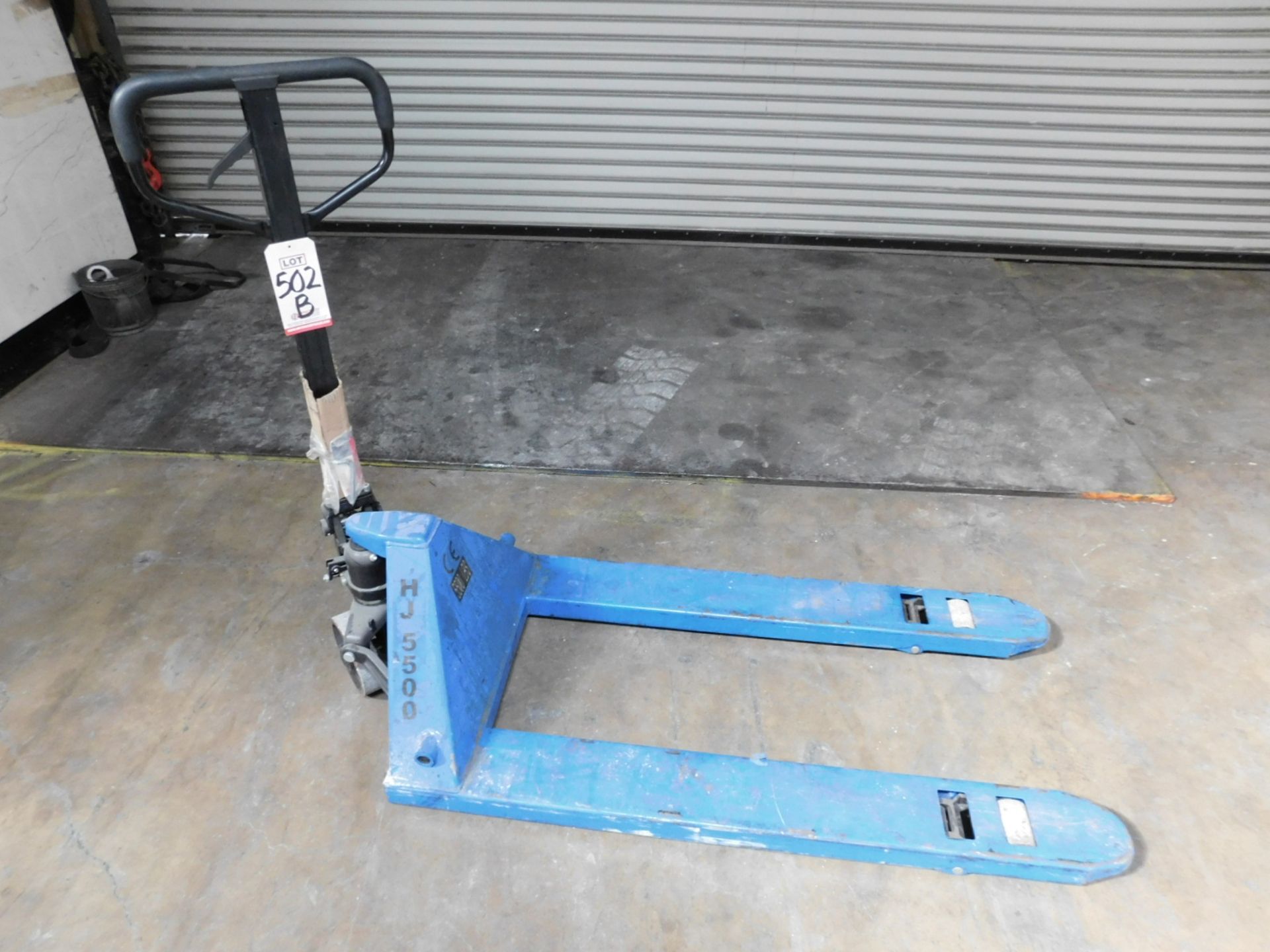 PALLET JACK, 5,500 LB CAPACITY, LIKE NEW, VERY MINIMAL USE (2 WEEK DELAYED PICKUP)