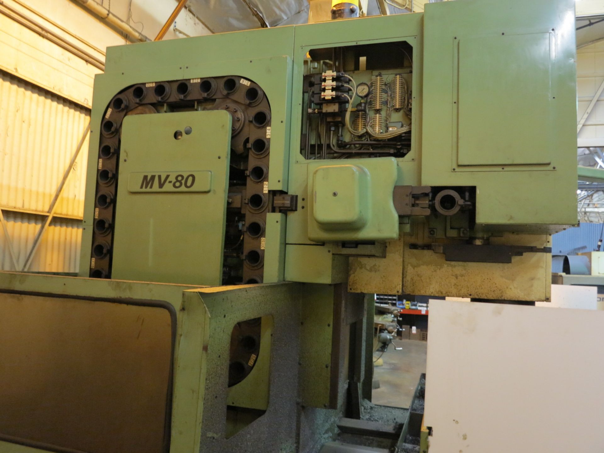 MORI SEIKI MV-80 VERTICAL MACHINING CENTER, S/N 138, FANUC SYSTEM 6M CNC CONTROL, TABLE: 76.5 X 31. - Image 5 of 7