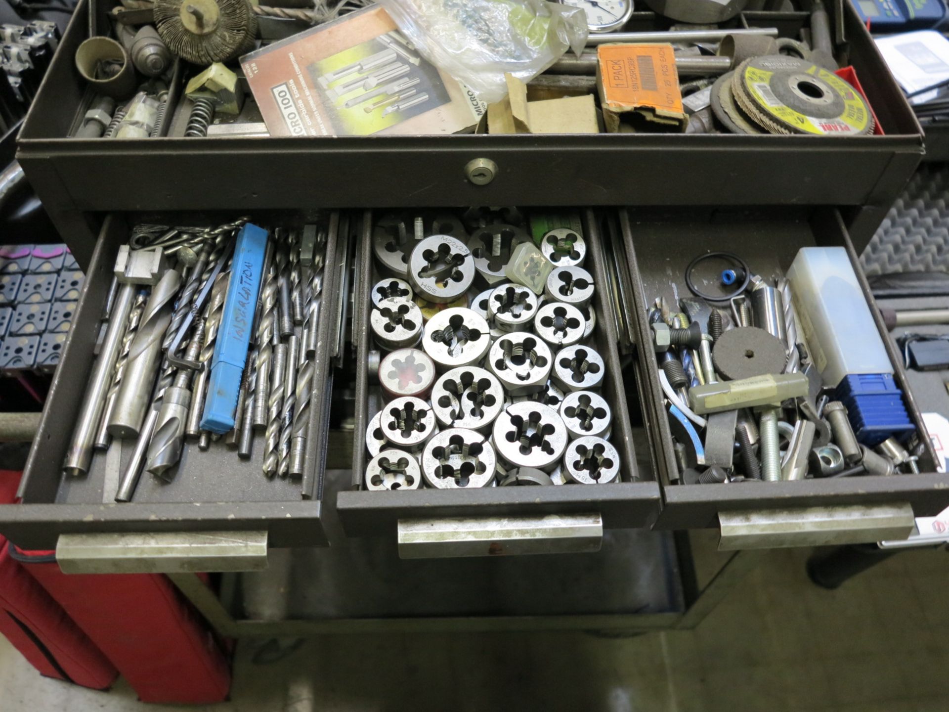 LOT - 6-DRAWER TOOLBOX, W/ CONTENTS: TAPS, DIES, REAMERS, DRILLS, MILL CUTTERS, ETC. - Image 3 of 6