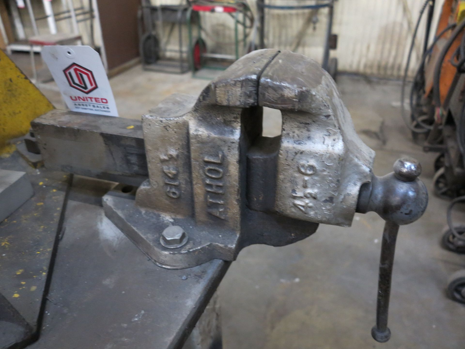 ATHOL 4-1/2" BENCH VISE, NO. 614 1/2