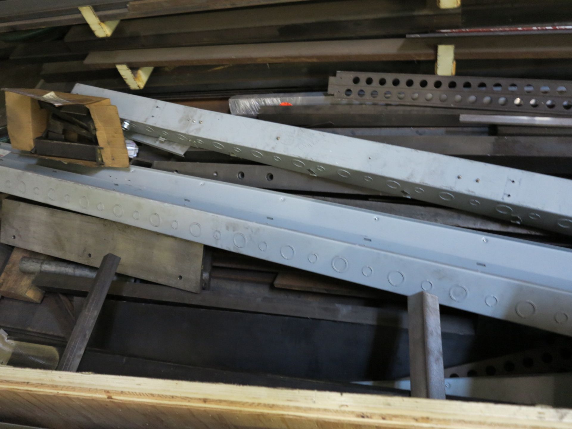 LOT - BALANCE OF SCRAP AND USEABLE MATERIAL ON FLOOR IN FRONT OF CANTILEVER RACK, SEE PHOTOS - Image 10 of 11