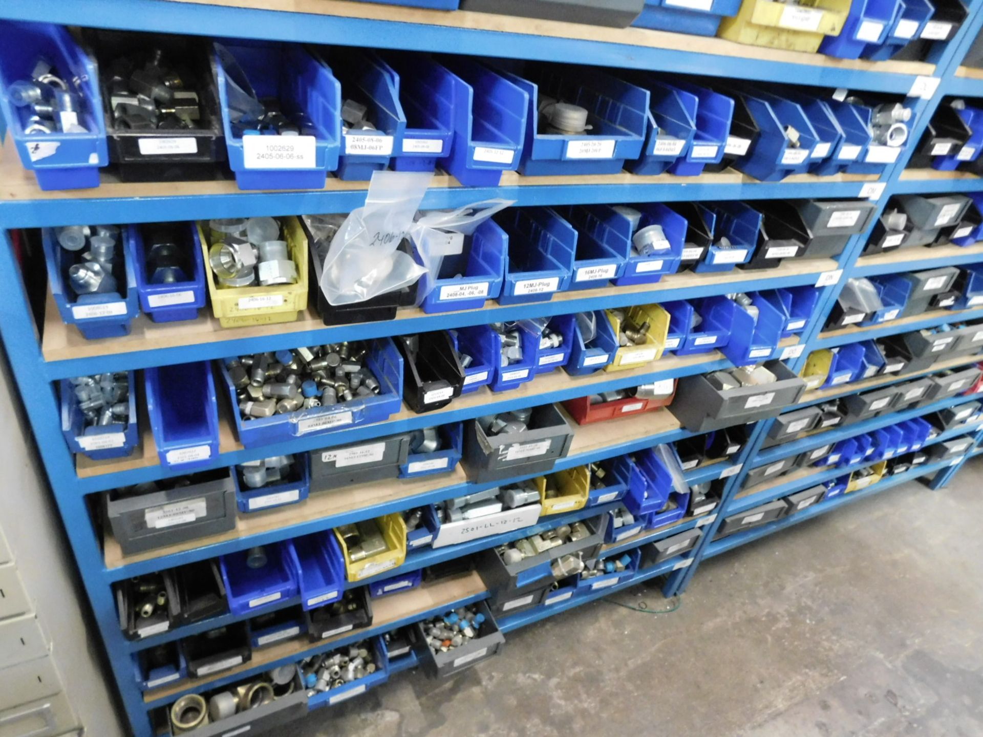 LOT - (4) SECTIONS OF SHELVING, W/ CONTENTS TO INCLUDE: PLUMBING VALVES, FITTINGS, HYDRAULIC & - Image 4 of 10