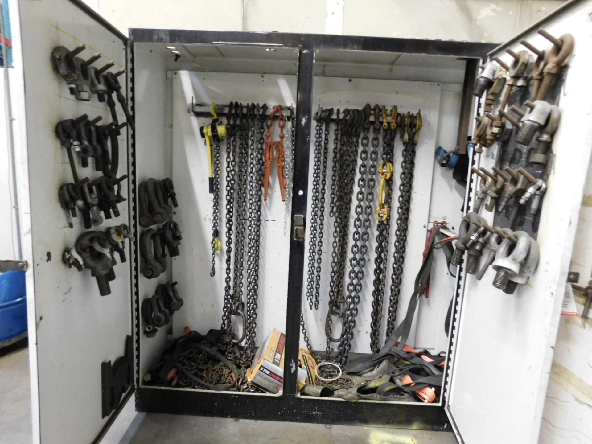 LOT - HEAVY DUTY 3-DOOR CABINET, 117" X 24" X 90"HT, W/ CONTENTS OF MISC RIGGING EQUIPMENT, TO - Image 2 of 5