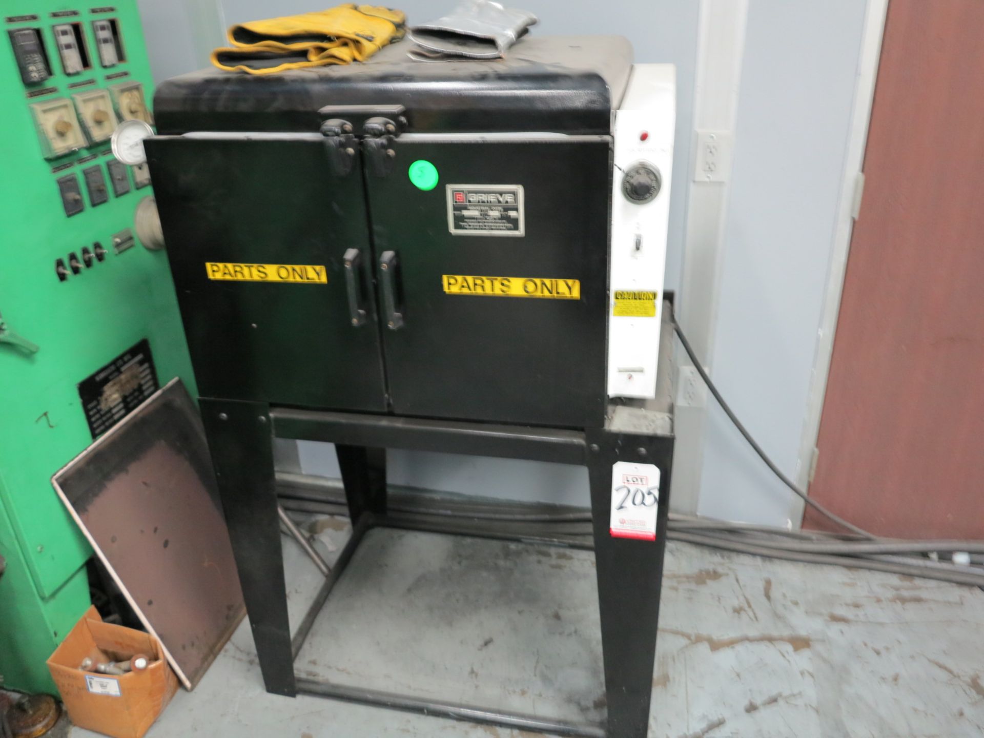 GRIEVE INDUSTRIAL OVEN, MODEL MT-550, WATTS: 2,400, VOLTS: 115, SINGLE PHASE