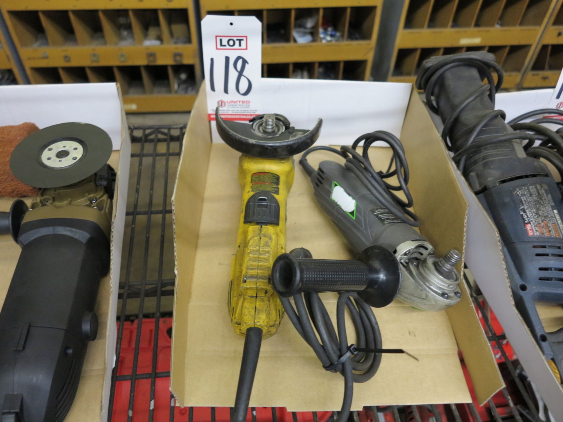 LOT - (1) GENESIS 4-1/2" ANGLE GRINDER AND (1) DEWALT 4-1/2" ANGLE GRINDER, MODEL D2814