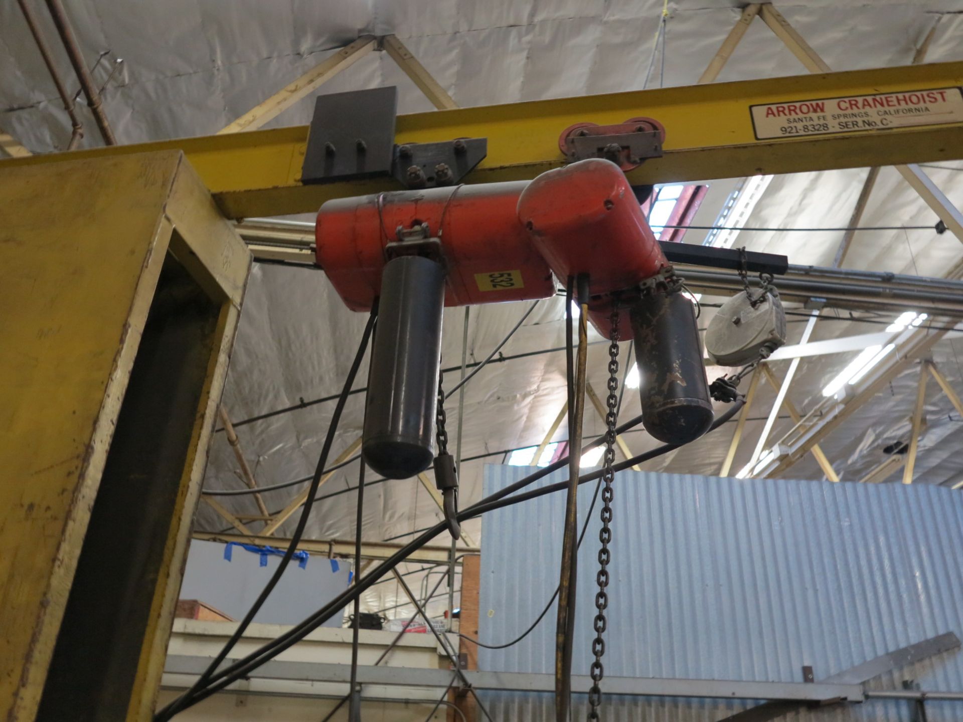 ARROW CRANEHOIST 1-TON 360 DEGREE JIB CRANE, 8' REACH, 94" FROM BASE PLATE TO BOTTOM OF ARM, COMES - Image 2 of 3