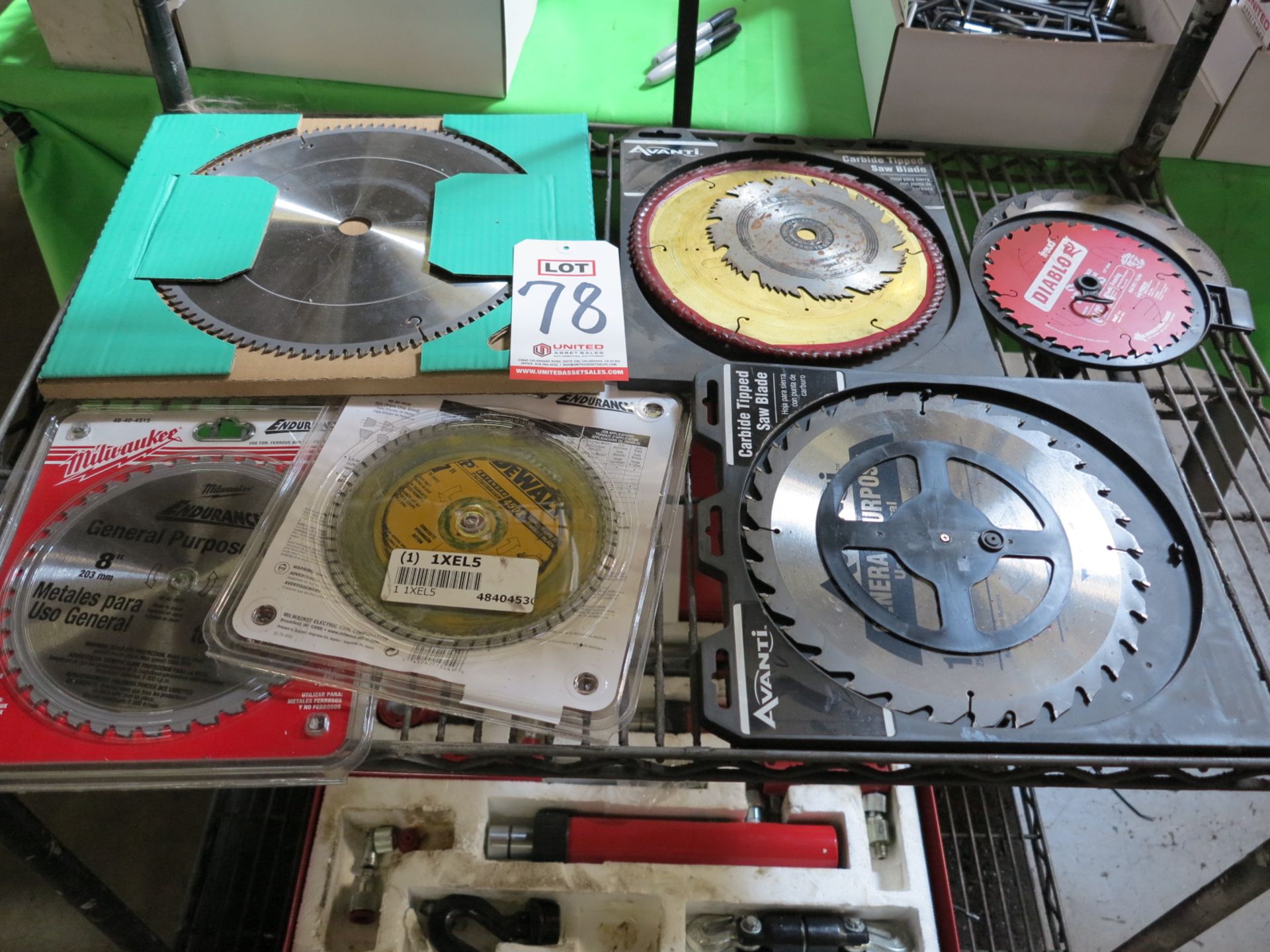 LOT - MISC CIRCULAR SAW BLADES: 12", 10", 8", 6-1/2", ETC.