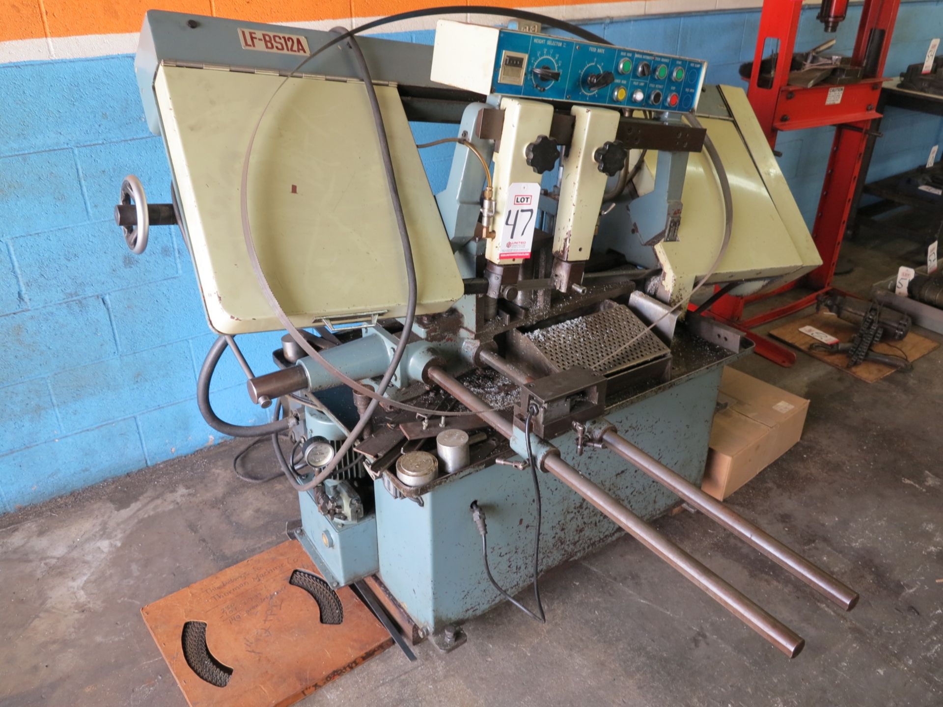 LOT - LIAN FENG HORIZONTAL BAND SAW, MODEL LF-BS12A, 12" CAPACITY, S/N 12459, W/ 5' ROLLER CONVEYOR, - Image 2 of 4