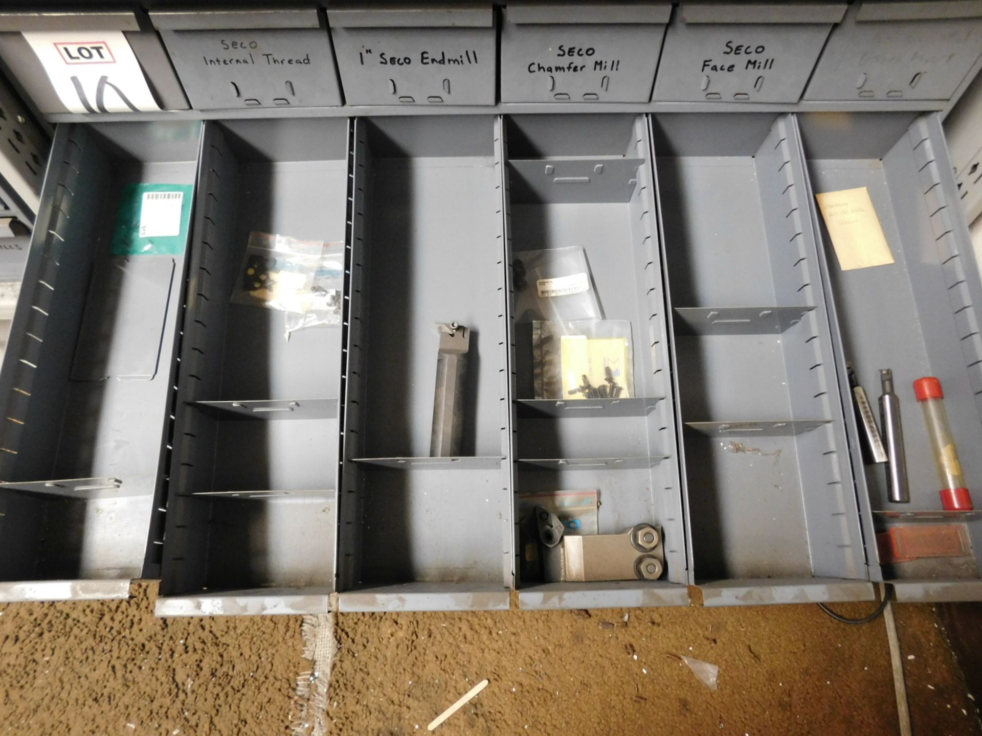 LOT - 18-DRAWER CUBBYHOLE PARTS CABINET, W/ CONTENTS TO INCLUDE: BORING BARS, CUTTING INSERTS, END - Image 3 of 4