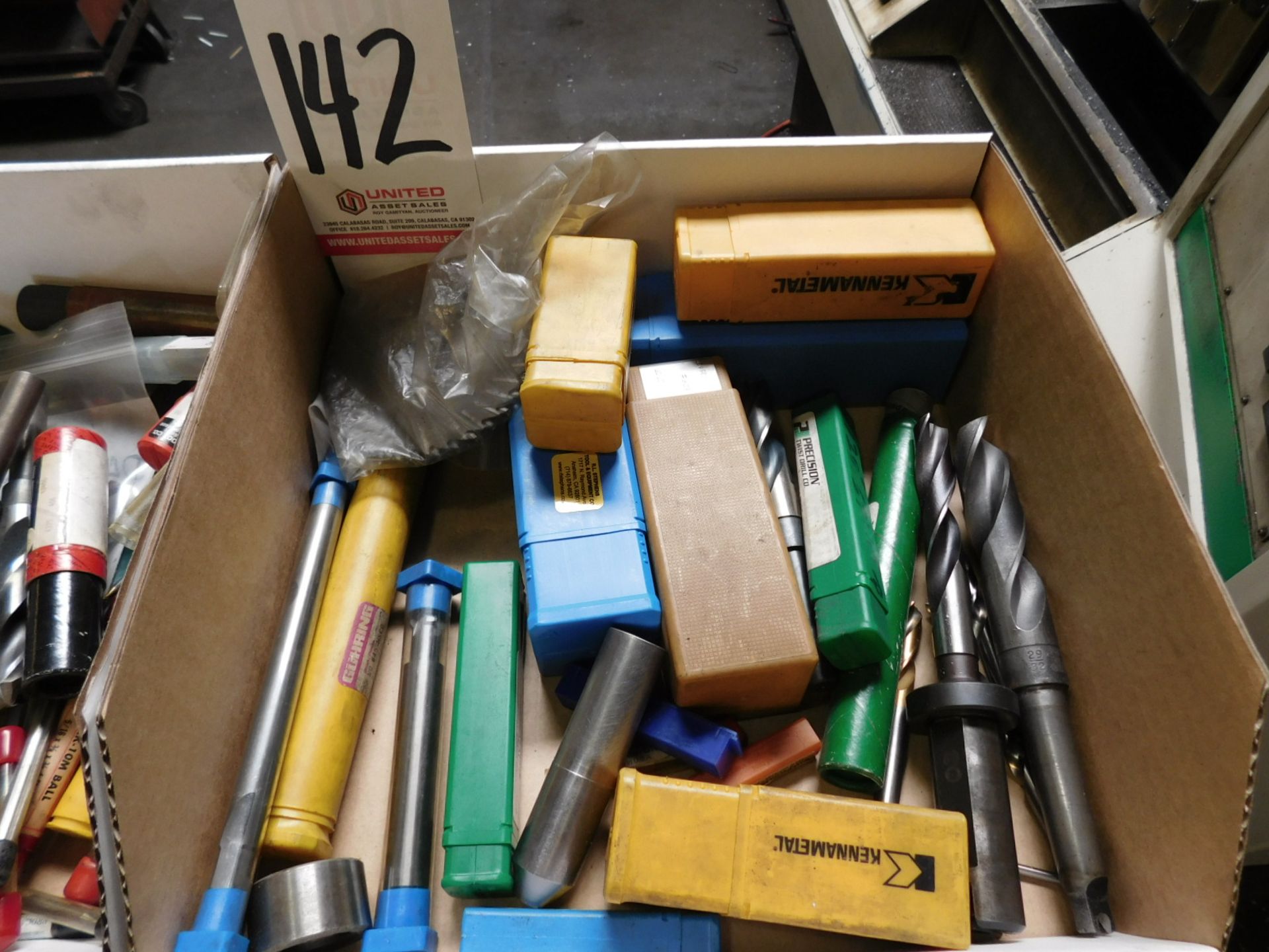 LOT - END MILLS AND RELATED CUTTING TOOLS