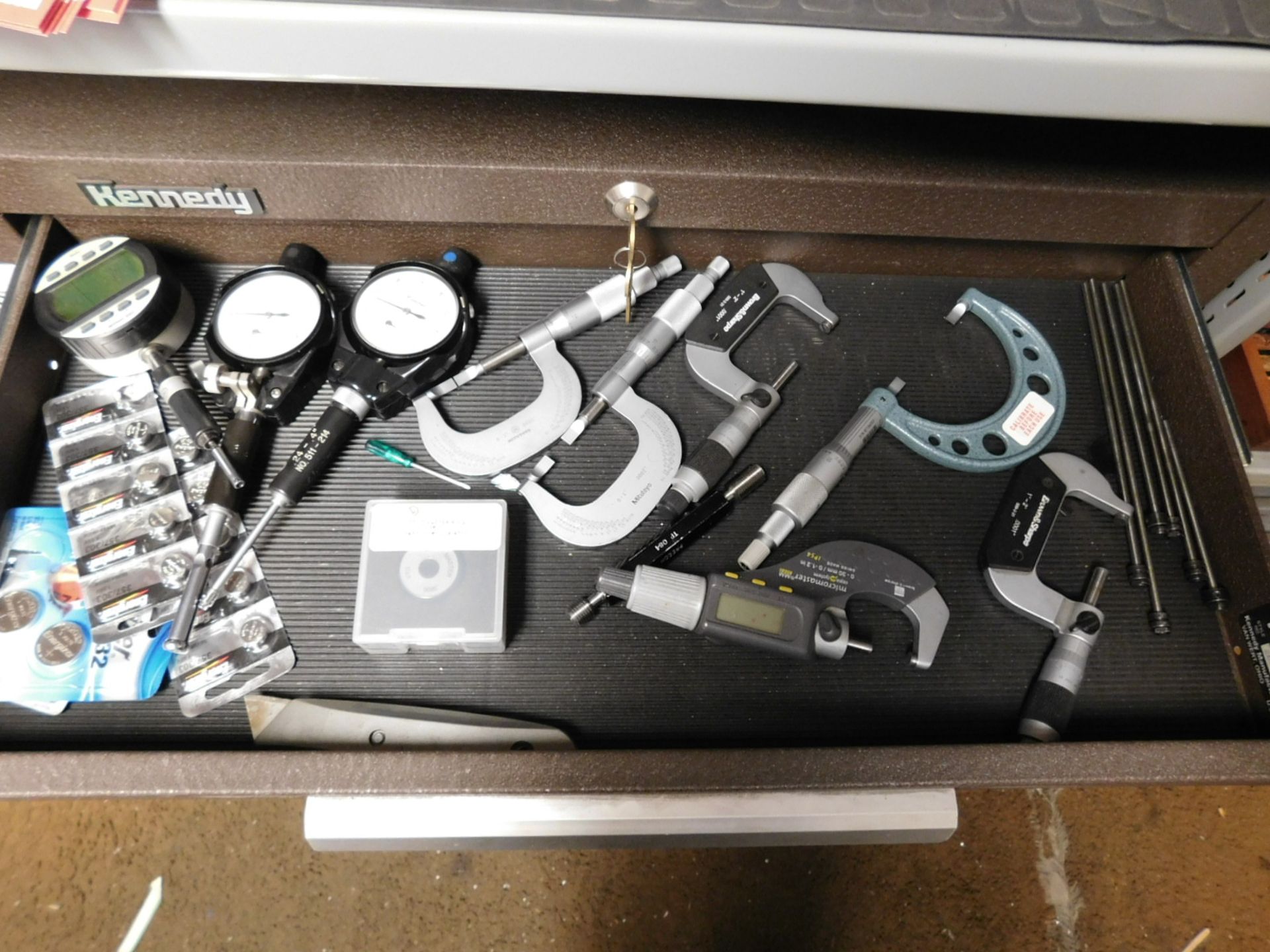 LOT - KENNEDY 4-DRAWER TOOL BOX, W/ KEYS AND ALL CONTENTS, TO INCLUDE: MICROMETERS, DIAL GAGES, - Image 2 of 5