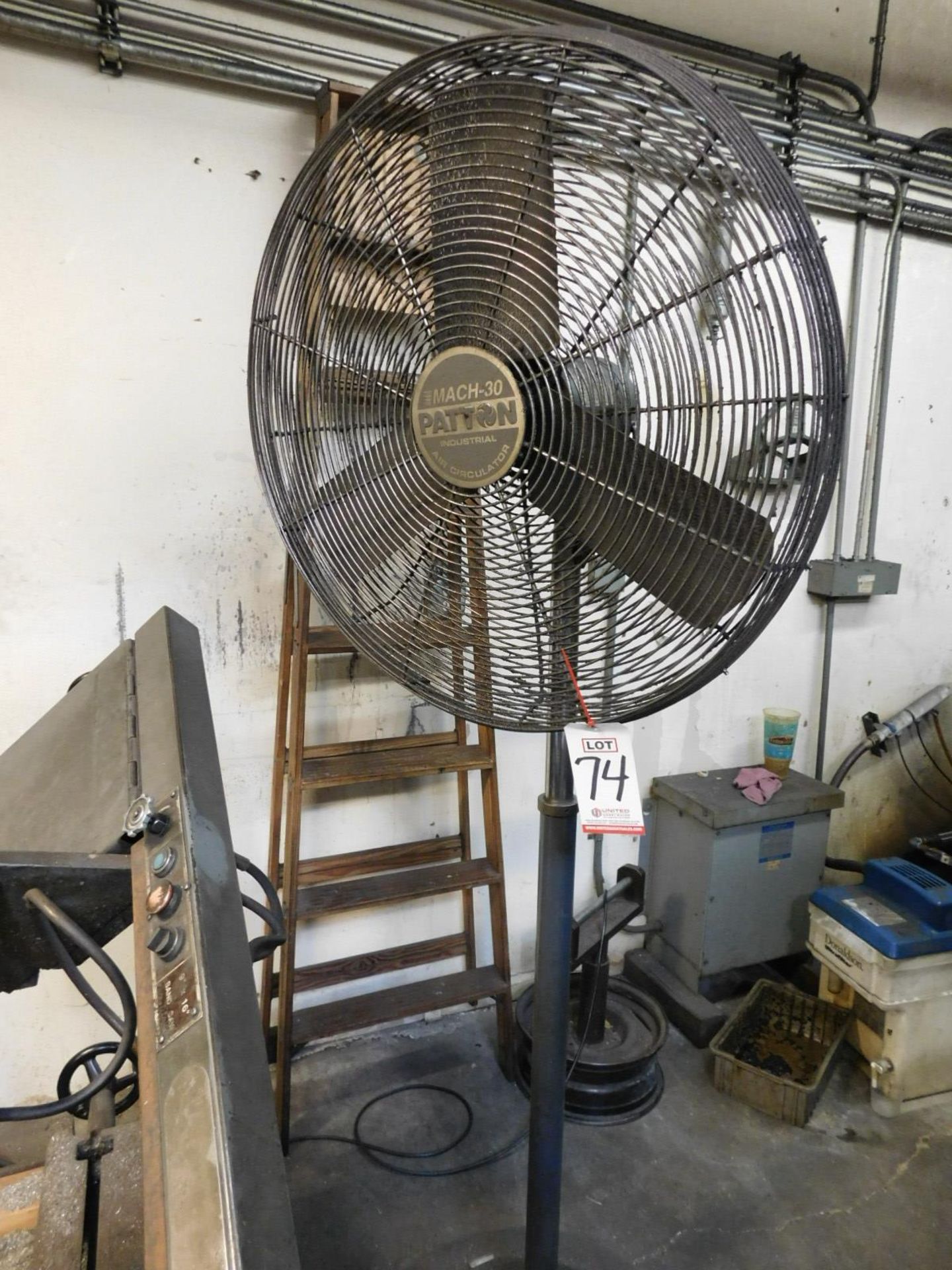 PATTON MACH-30 INDUSTRIAL AIR CIRCULATOR 30" PEDESTAL FAN