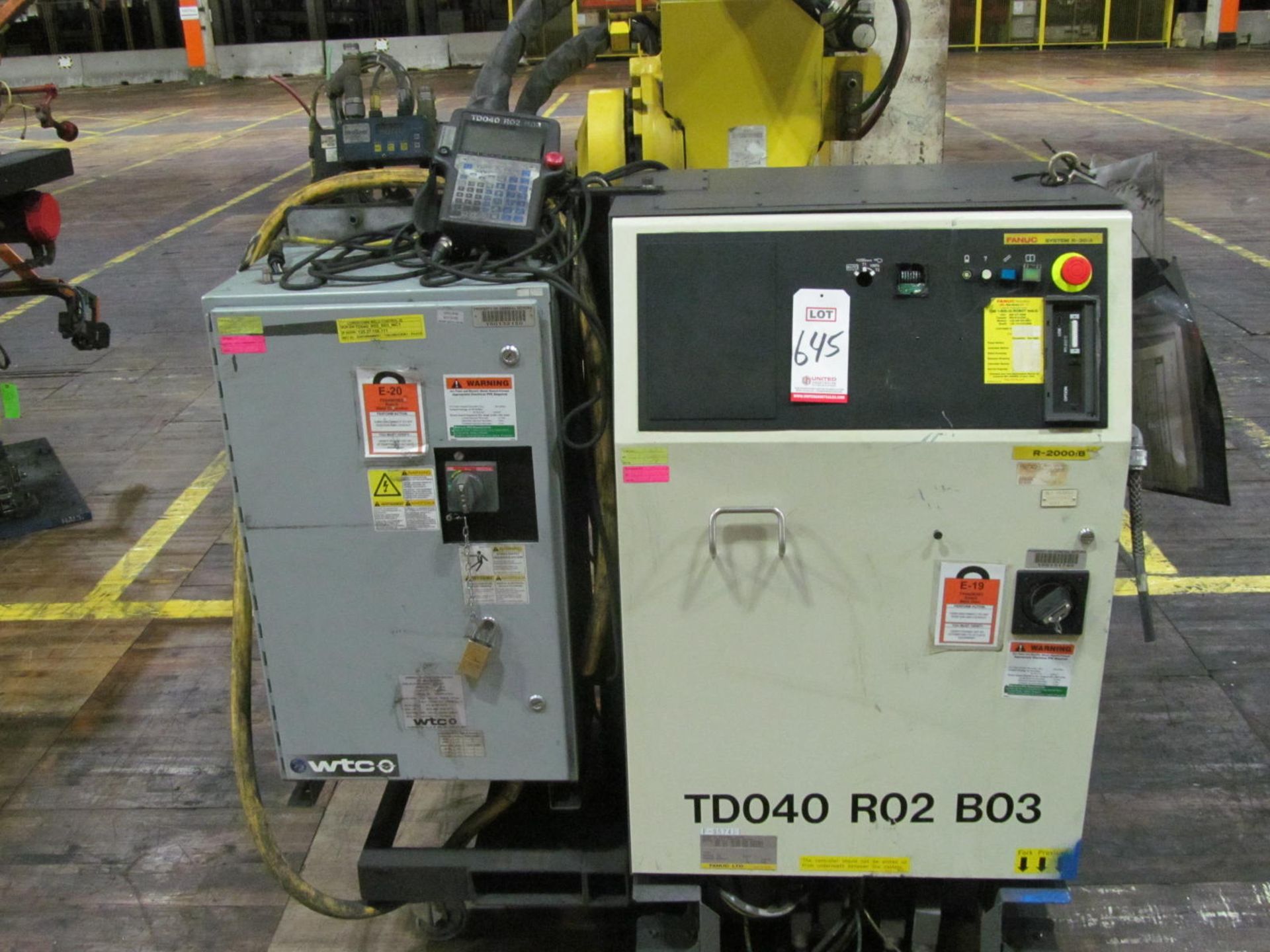 6-AXIS FANUC R-2000iB 210F ROBOT, (2008), R-30iA CONTROL, F-95743, SPOT WELDING HEAD, TEACH PAD ( - Image 4 of 5