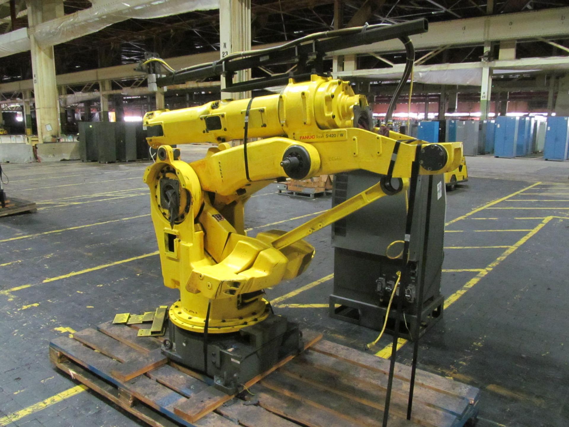 6-AXIS FANUC S-420iW ROBOT, PARTS MACHINE, R-2 CONTROL, (LOC.-O23) - Image 2 of 4