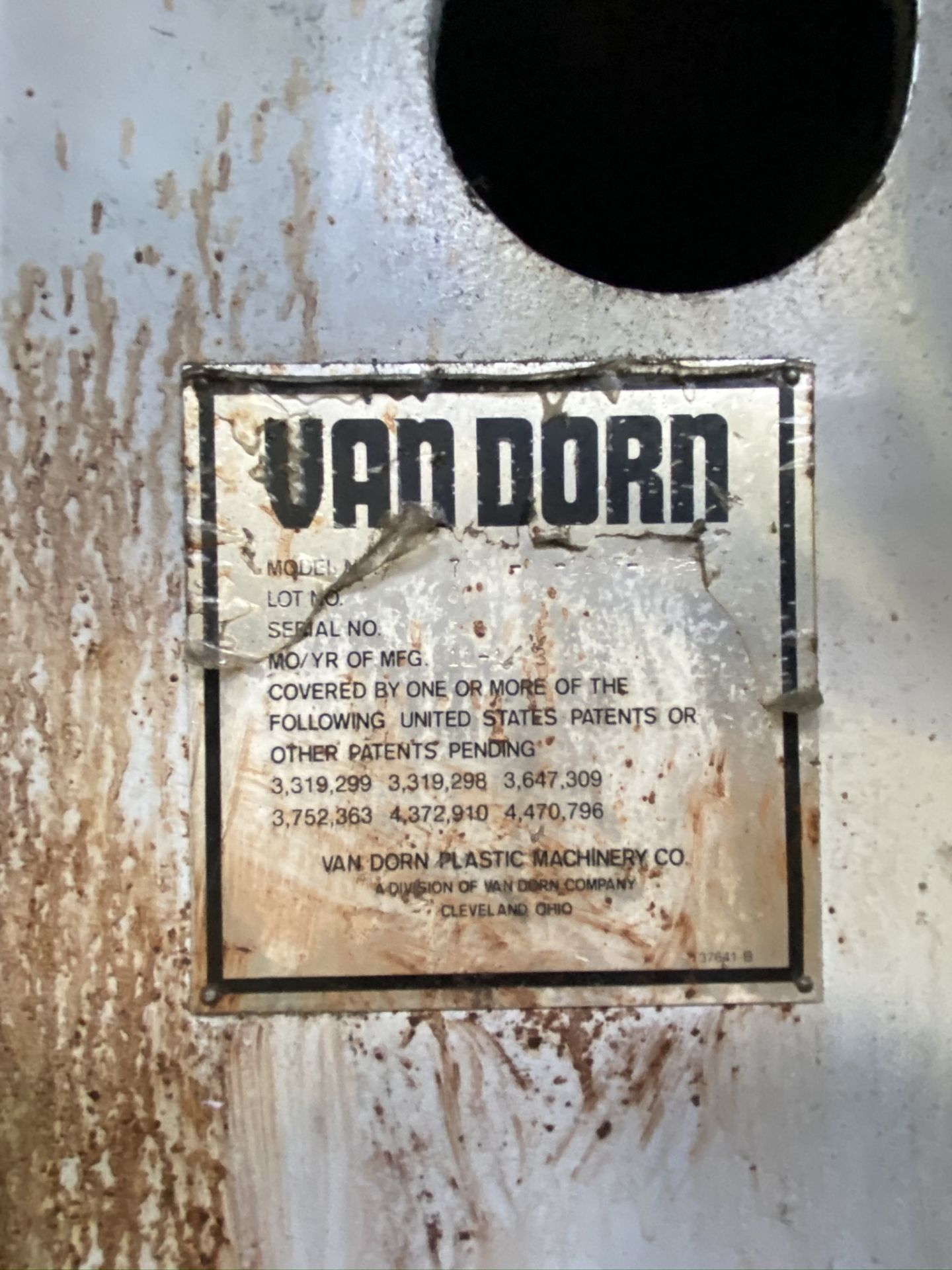 1993 VAN DORN 700 TON, MODEL 700H-RS-1255, PATHFINDER CNC CONTROL, 125 OZ SHOT SIZE, 62" X 53.5" - Image 16 of 17