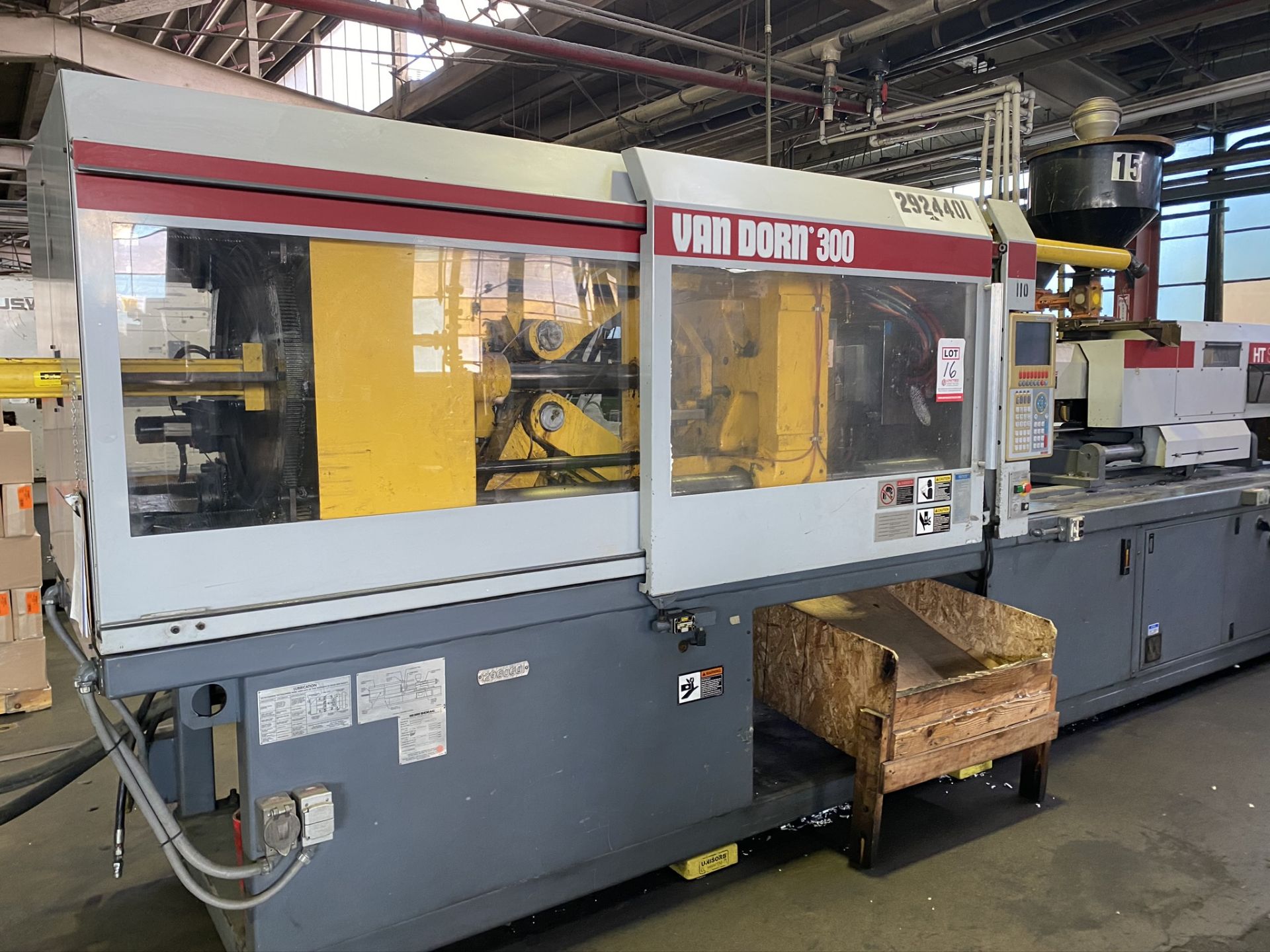 1999 VAN DORN 300 TON, MODEL 300HT1220-3149, PATHFINDER 3000 CNC CONTROL, 25.4 OZ SHOT SIZE, 37” X - Image 2 of 13