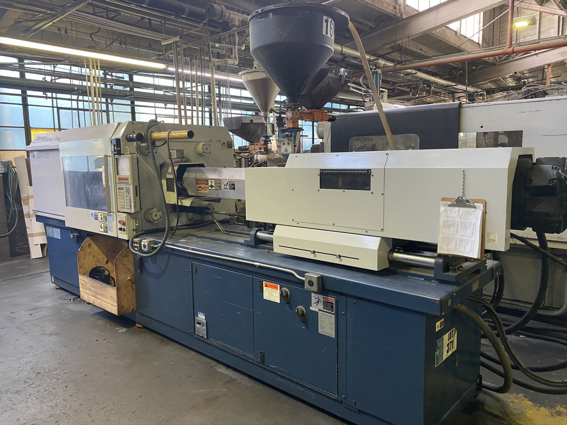 2004 VAN DORN DEMAG 230 TON, MODEL 230HT-1220-1422, PATHFINDER 3000 CNC CONTROL, 25.4 OZ SHOT - Image 2 of 14