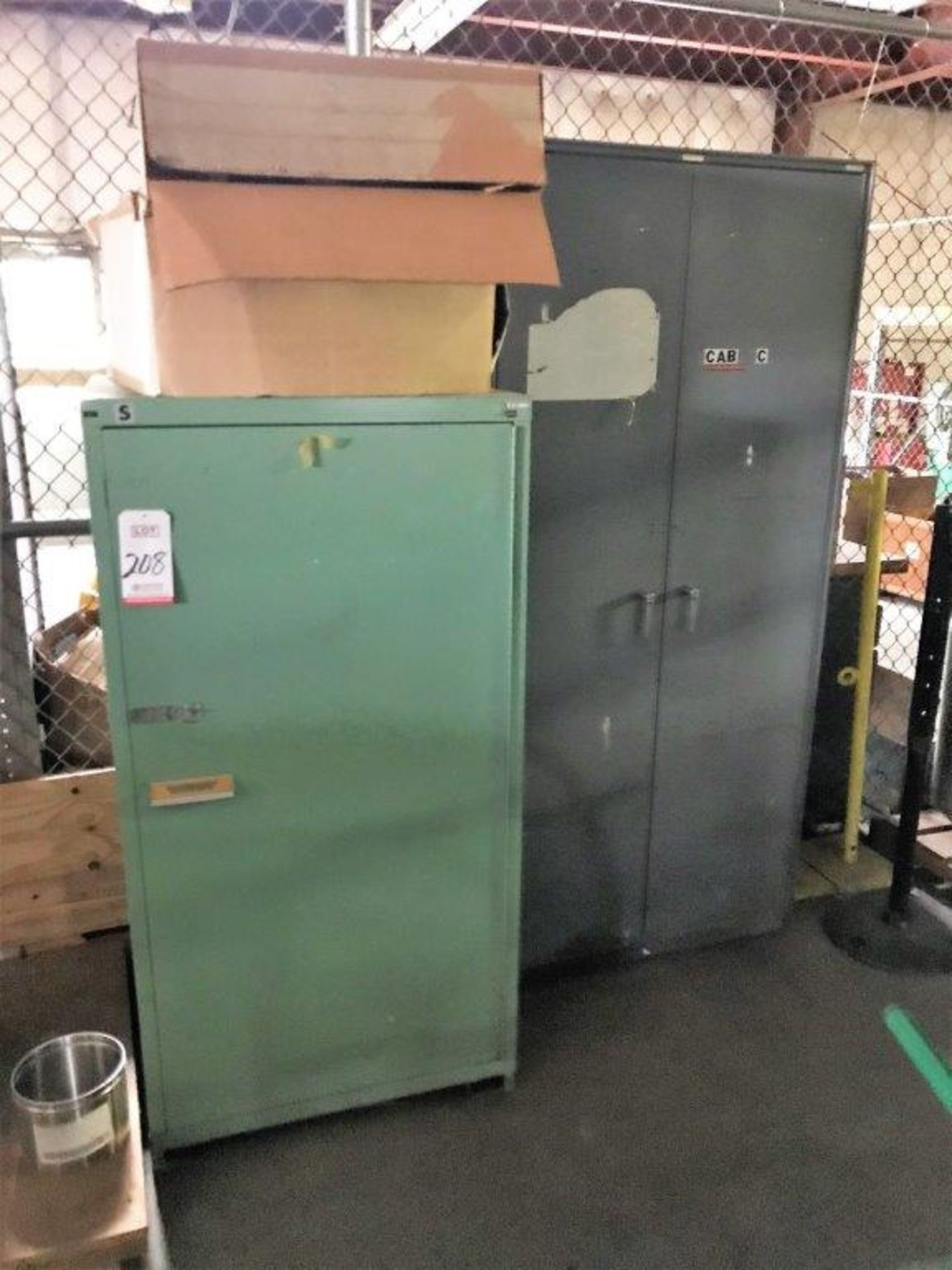 LOT - (2) STORAGE CABINETS W/ CONTENTS, CONSISTING OF HYDRAULIC HOSE, ELECTRIC CORD, HYDRAULIC