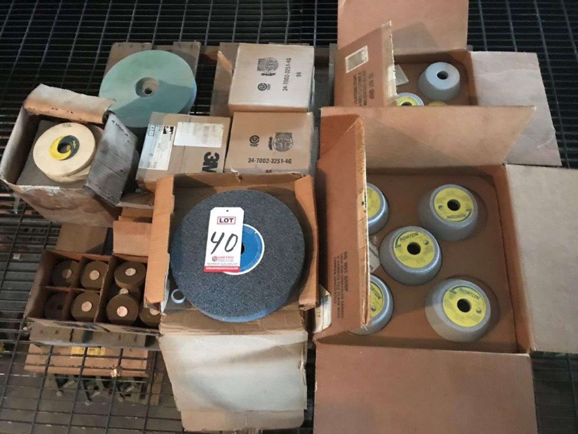 LOT - ASSORTED GRINDING WHEELS, CUPS AND DISC