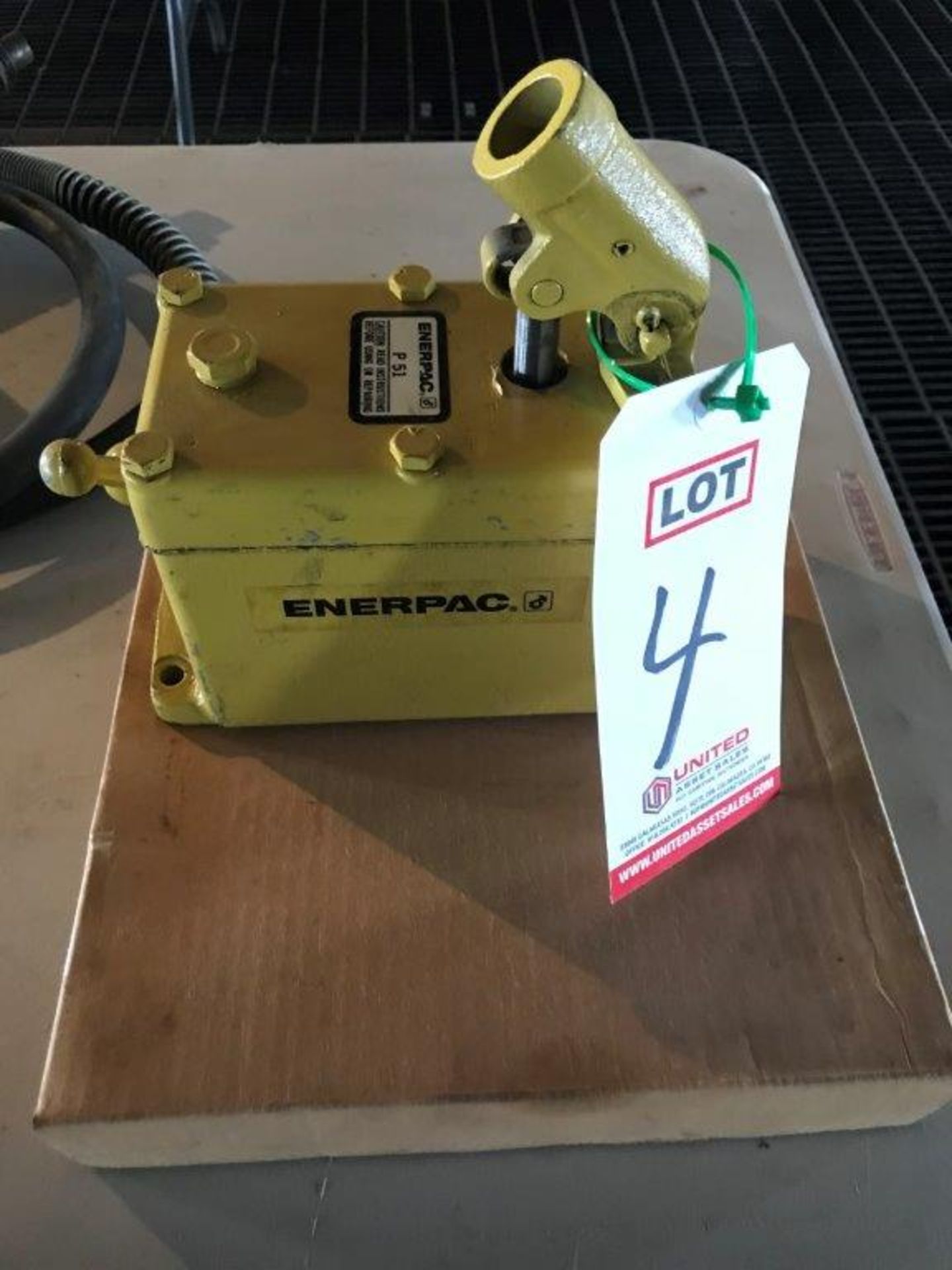 ENERPAC, MODEL P-51, HYDRAULIC HAND PUMP UNIT