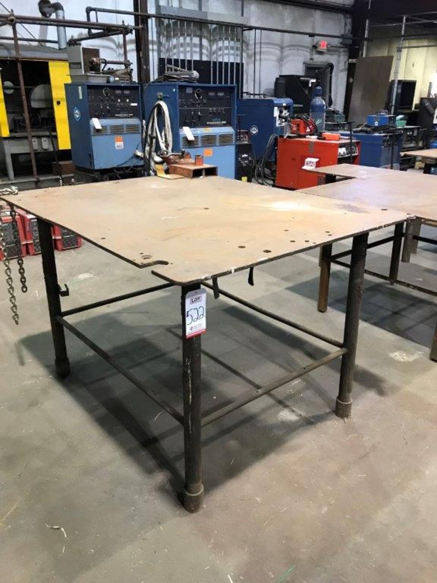 WELD TABLE 4' X 5'' X 1/2" THICK W/ PIPE VISE (LOCATION: BUILDING 6)