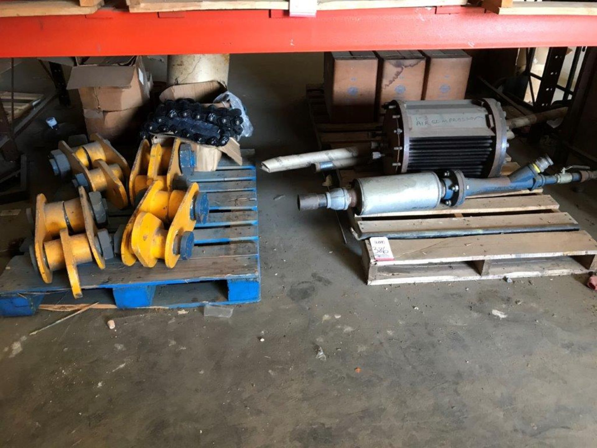 LOT - ASSORTED AIR COMPRESSOR AND HEAVY DUTY LINKAGE PARTS