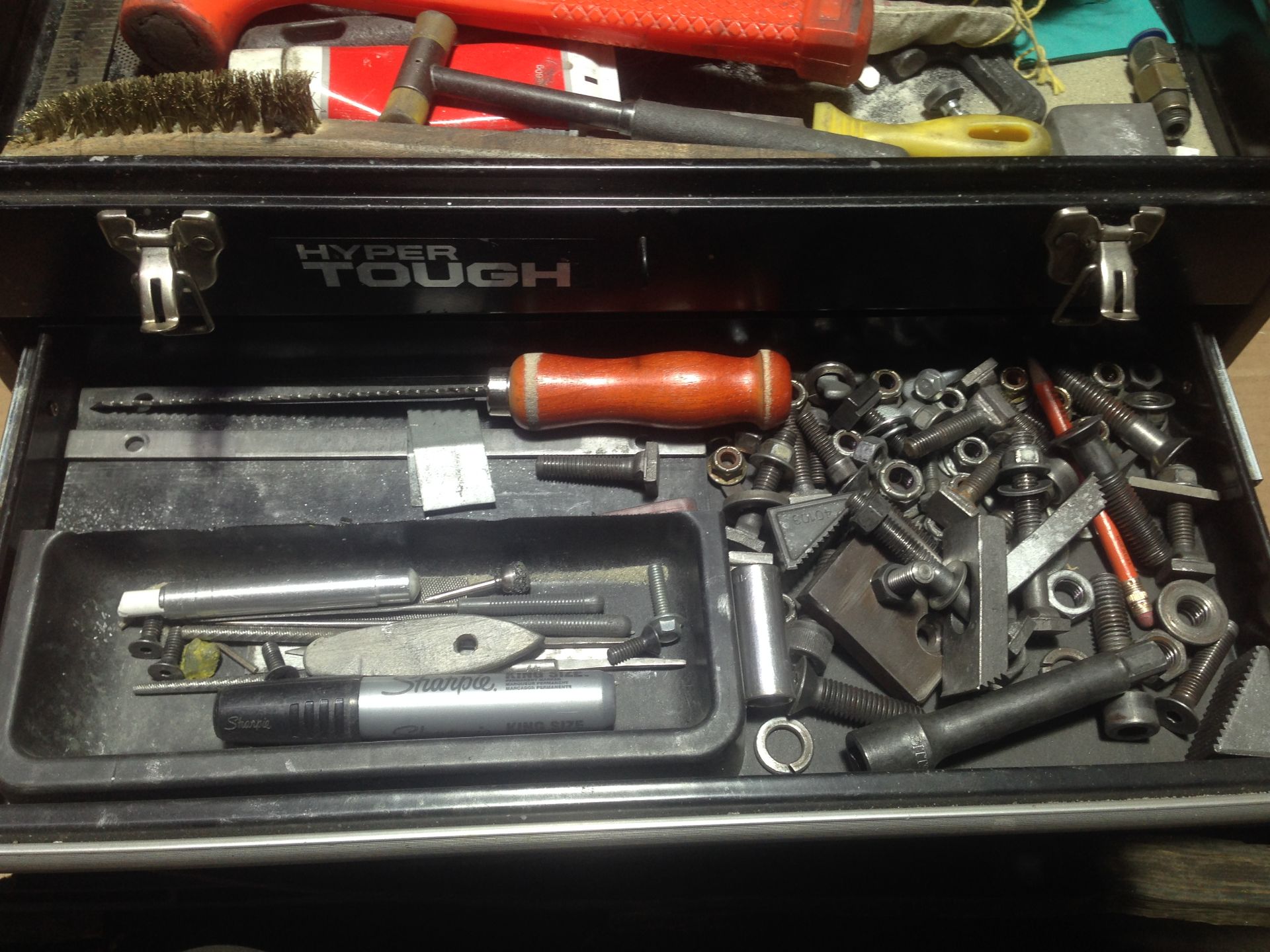 LOT - 2-DRAWER TOOL BOX, W/ CONTENTS TO INCLUDE: DEAD BLOW HAMMERS STEP BLOCK CLAMPING, W/ - Image 3 of 4