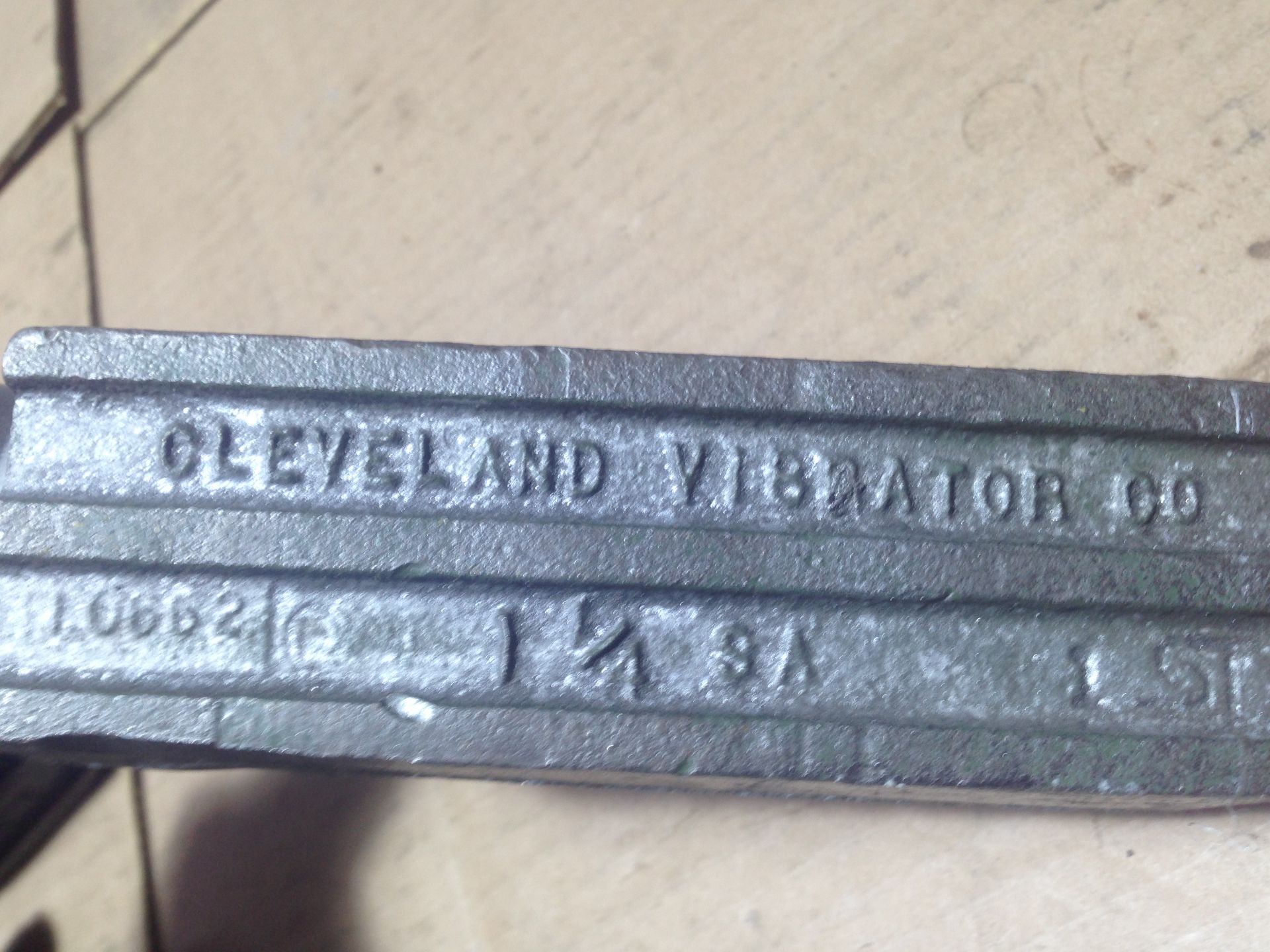 LOT - CLEVELAND HEAVY DUTY PNEUMATIC VIBRATORS (GOOD WORKING CONDITION) - Image 3 of 3