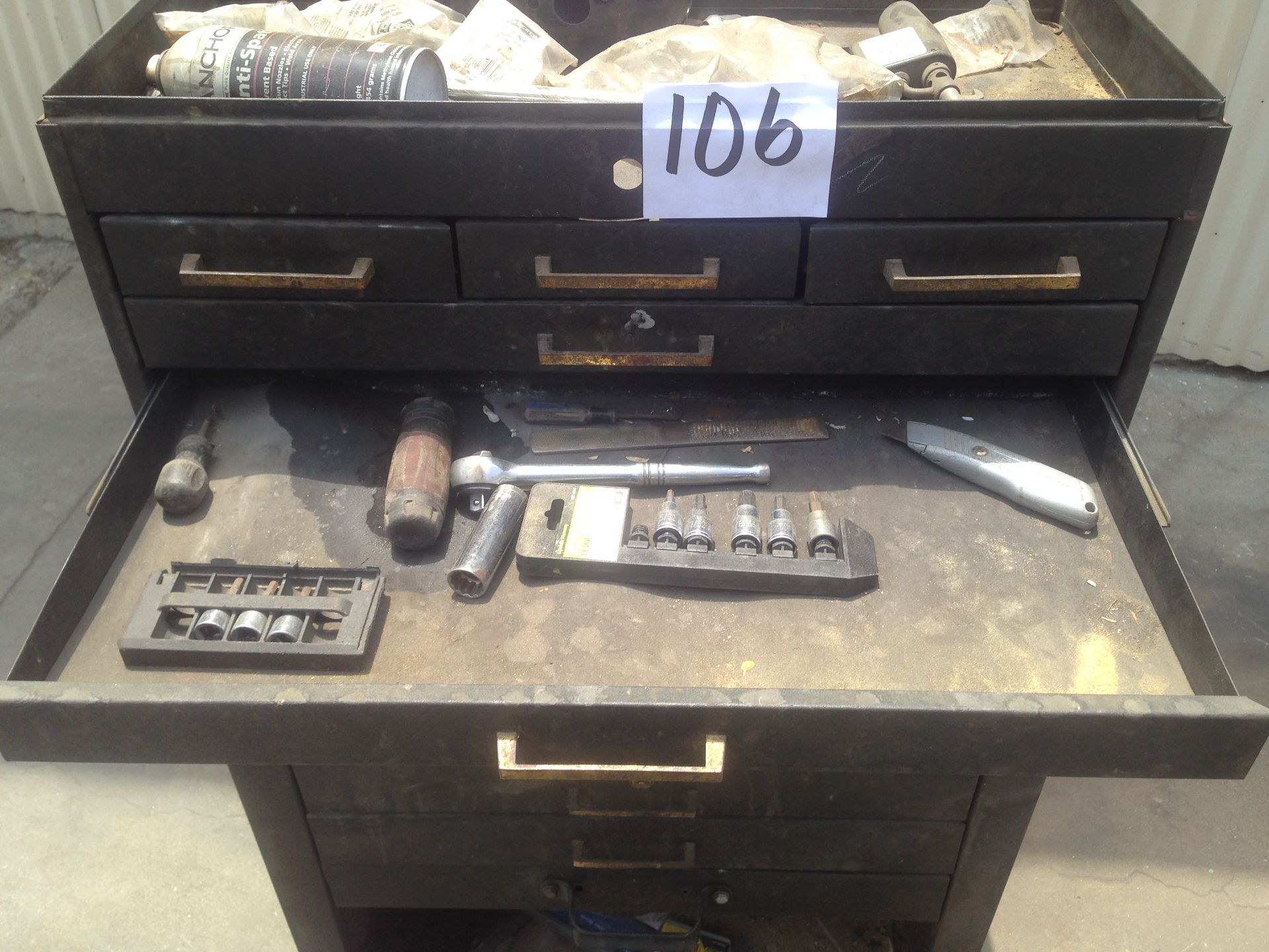 LOT - 11-DRAWER TOOL CABINET, W/ CONTENTS TO INCLUDE: ASSORTMENT OF HAND TOOLS, SOCKETS, DRILLS, - Image 5 of 11