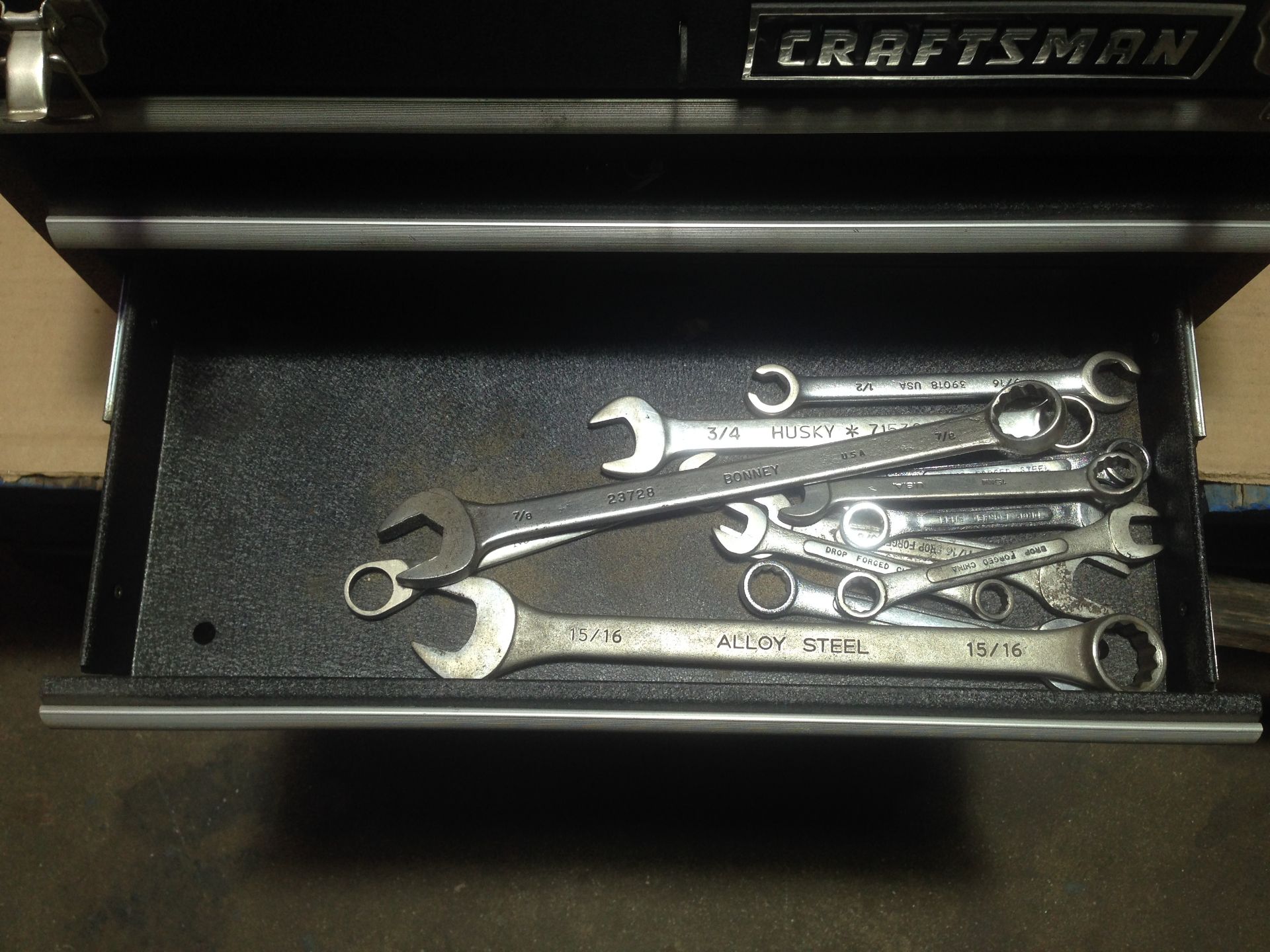 LOT - CRAFTSMAN 4-DRAWER TOOL BOX, W/ CONTENTS TO INCLUDE: WRENCHES, SCREWDRIVERS, ETC. - Image 5 of 5