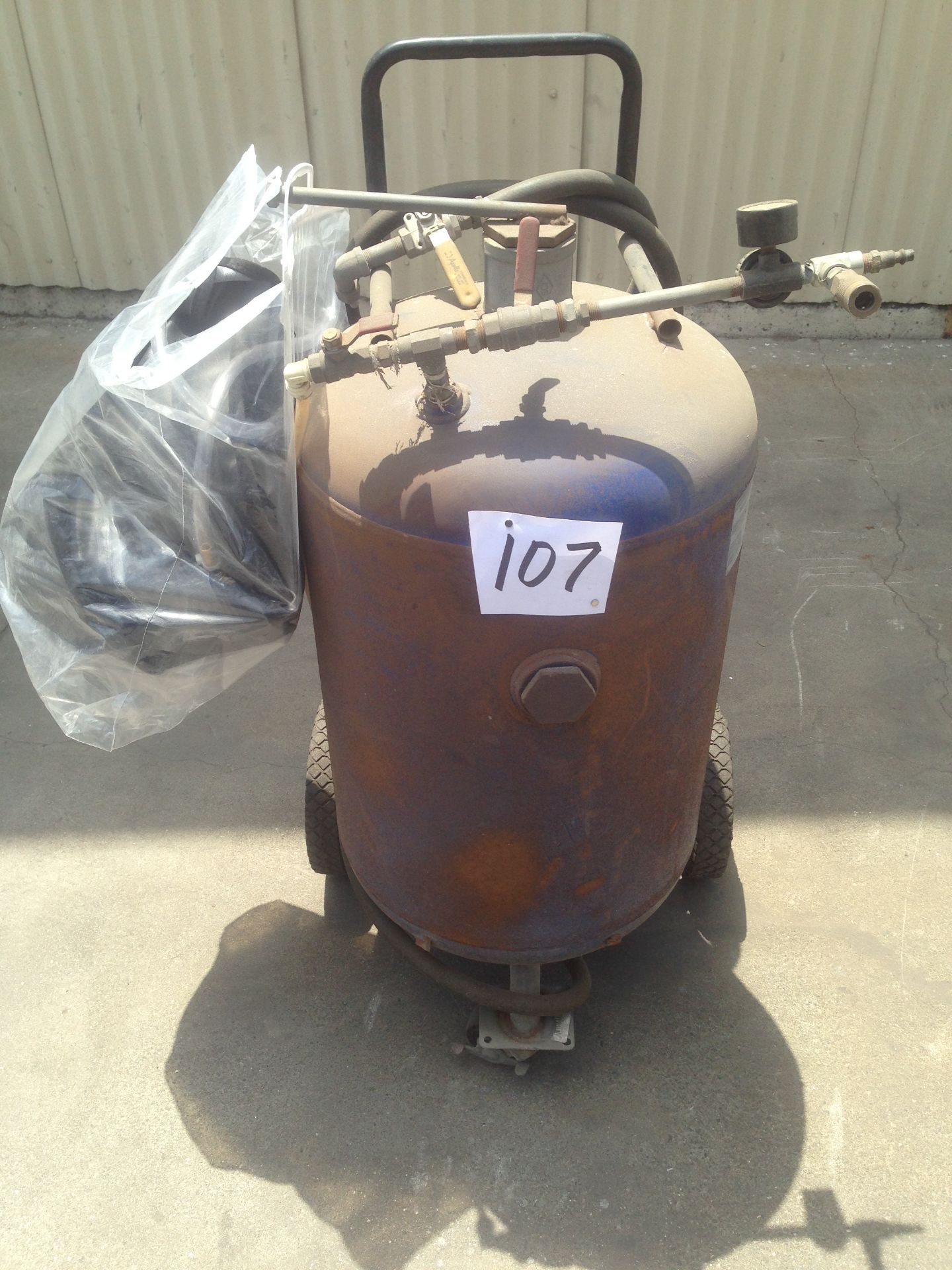 LOT - PORTABLE PRESSURIZED SAND BLASTER, W/ HOOD