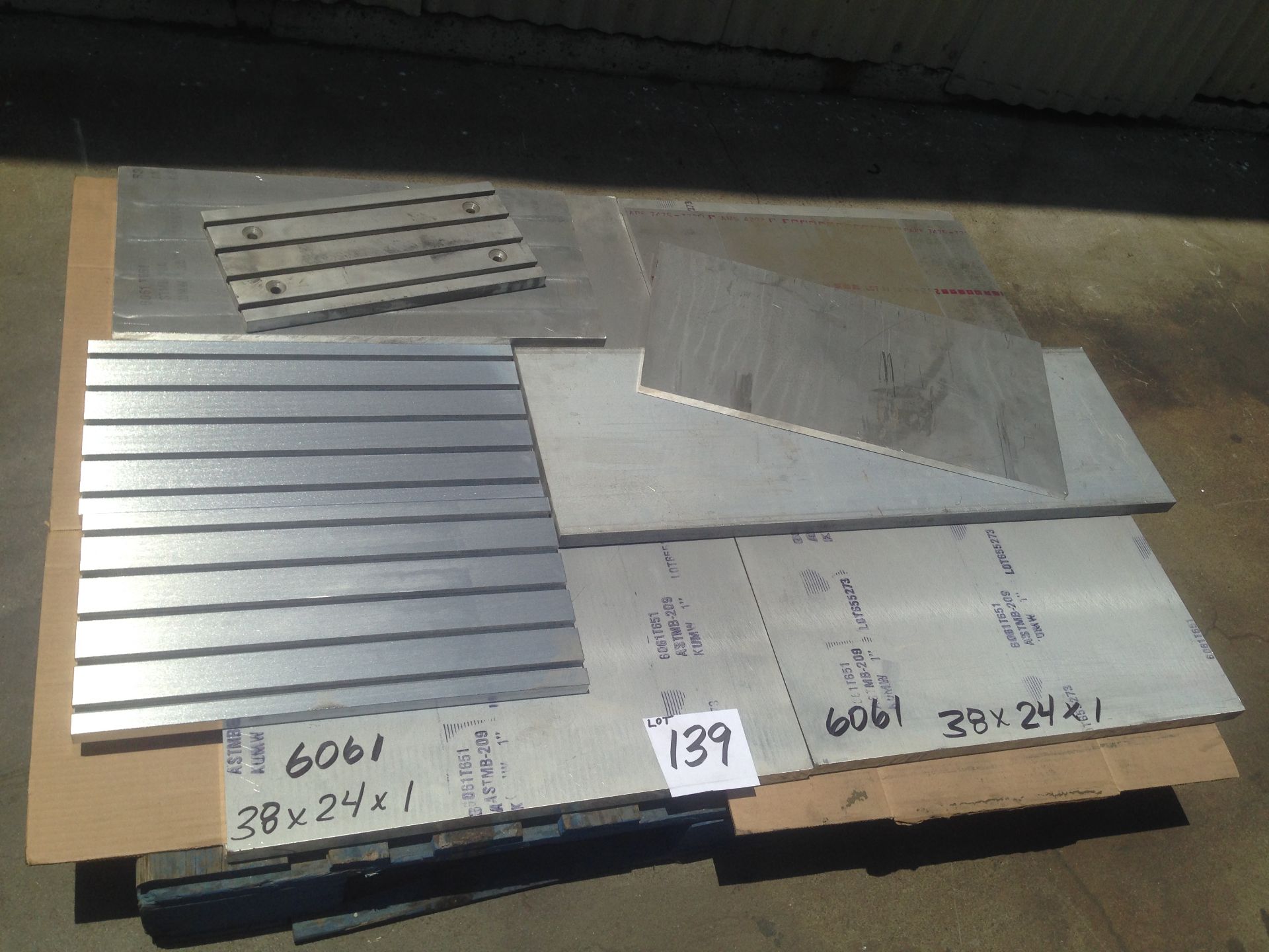 LOT - 6061 ALUMINUM: (2) 38" X 24" X 1" PLATES AND ASSORTMENT OF 1", 1.25", 1/2" PLATES