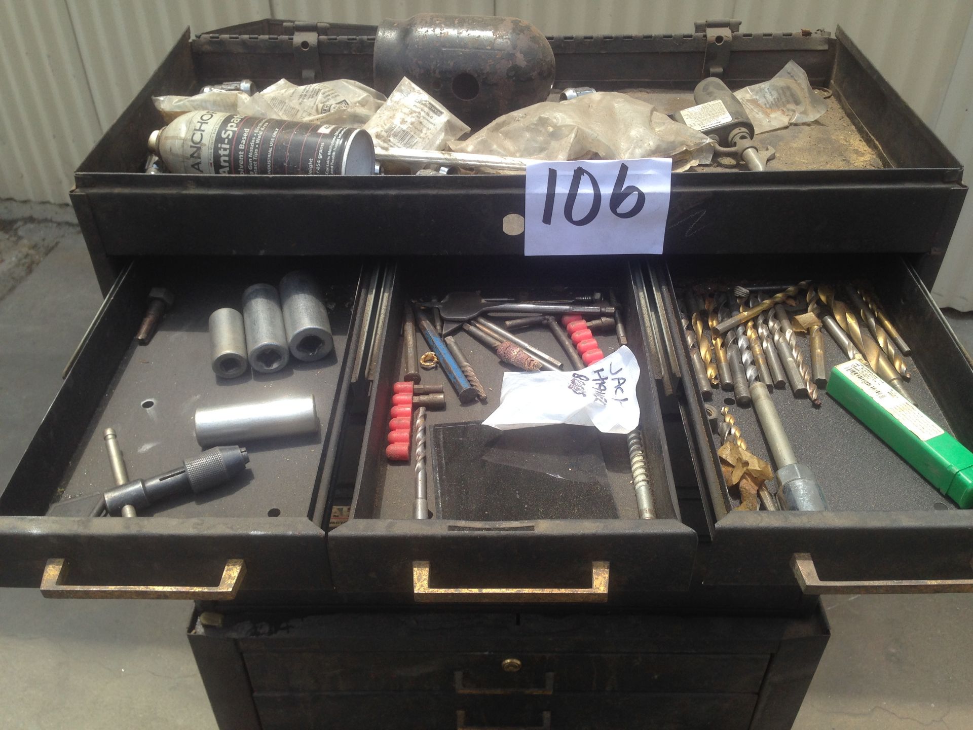 LOT - 11-DRAWER TOOL CABINET, W/ CONTENTS TO INCLUDE: ASSORTMENT OF HAND TOOLS, SOCKETS, DRILLS, - Image 3 of 11