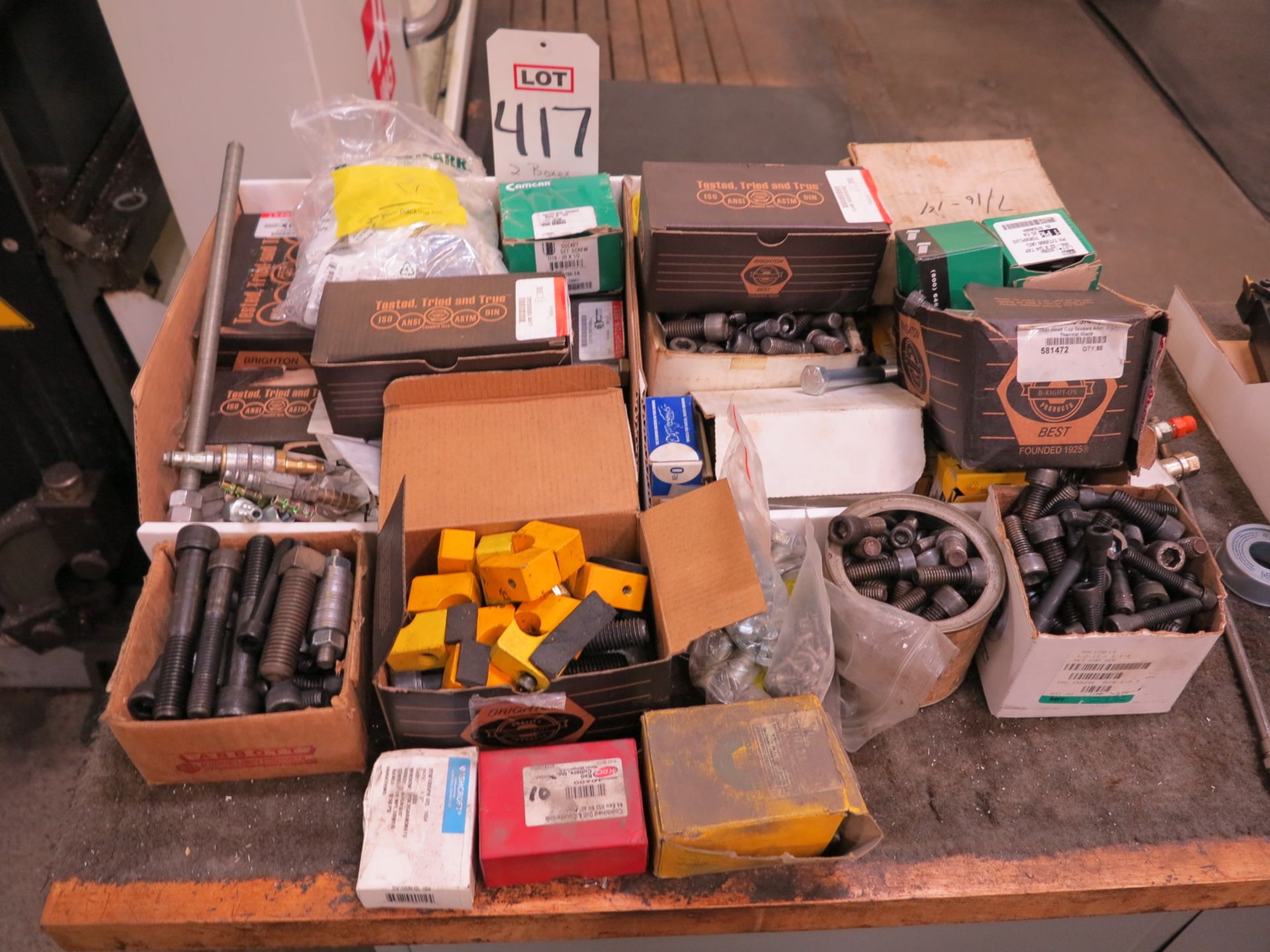 LOT - MISC MACHINE BOLTS AND RELATED ITEMS