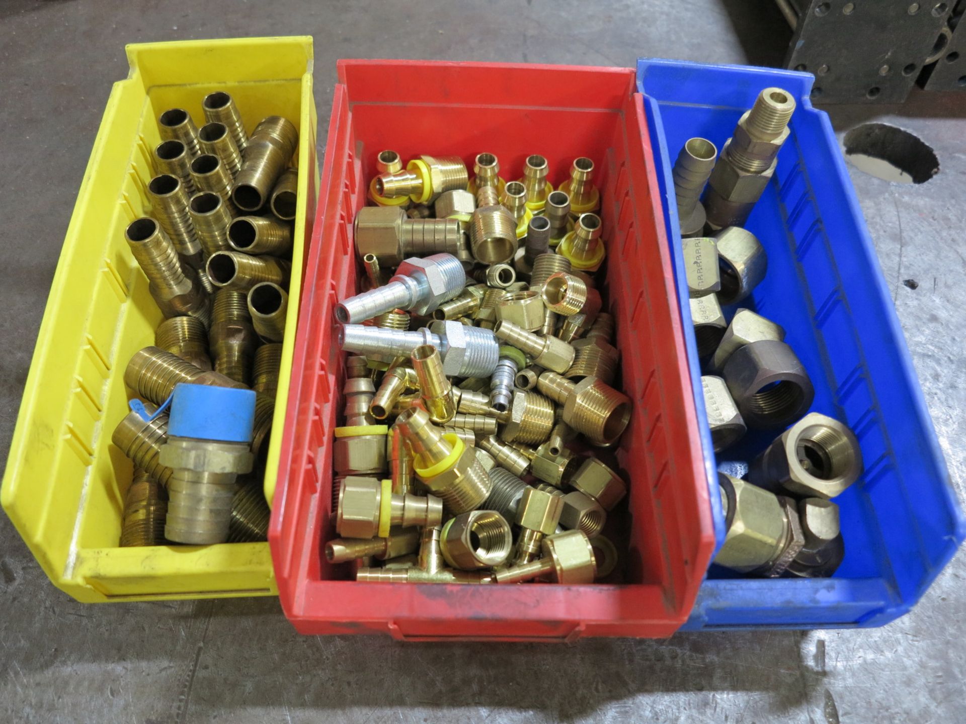 LOT - ASSORTED BRASS HOSE FITTINGS