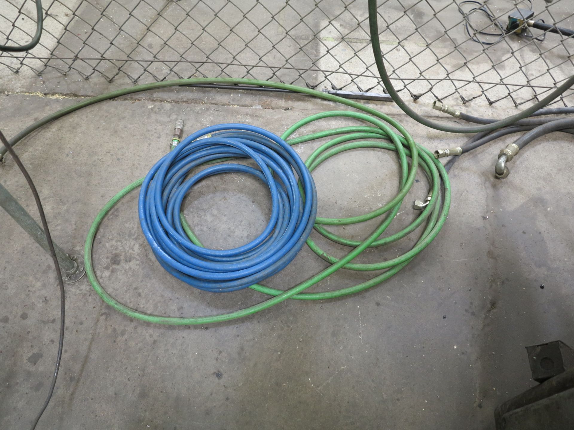 LOT - ALL HOSE ON FENCE - Image 3 of 3